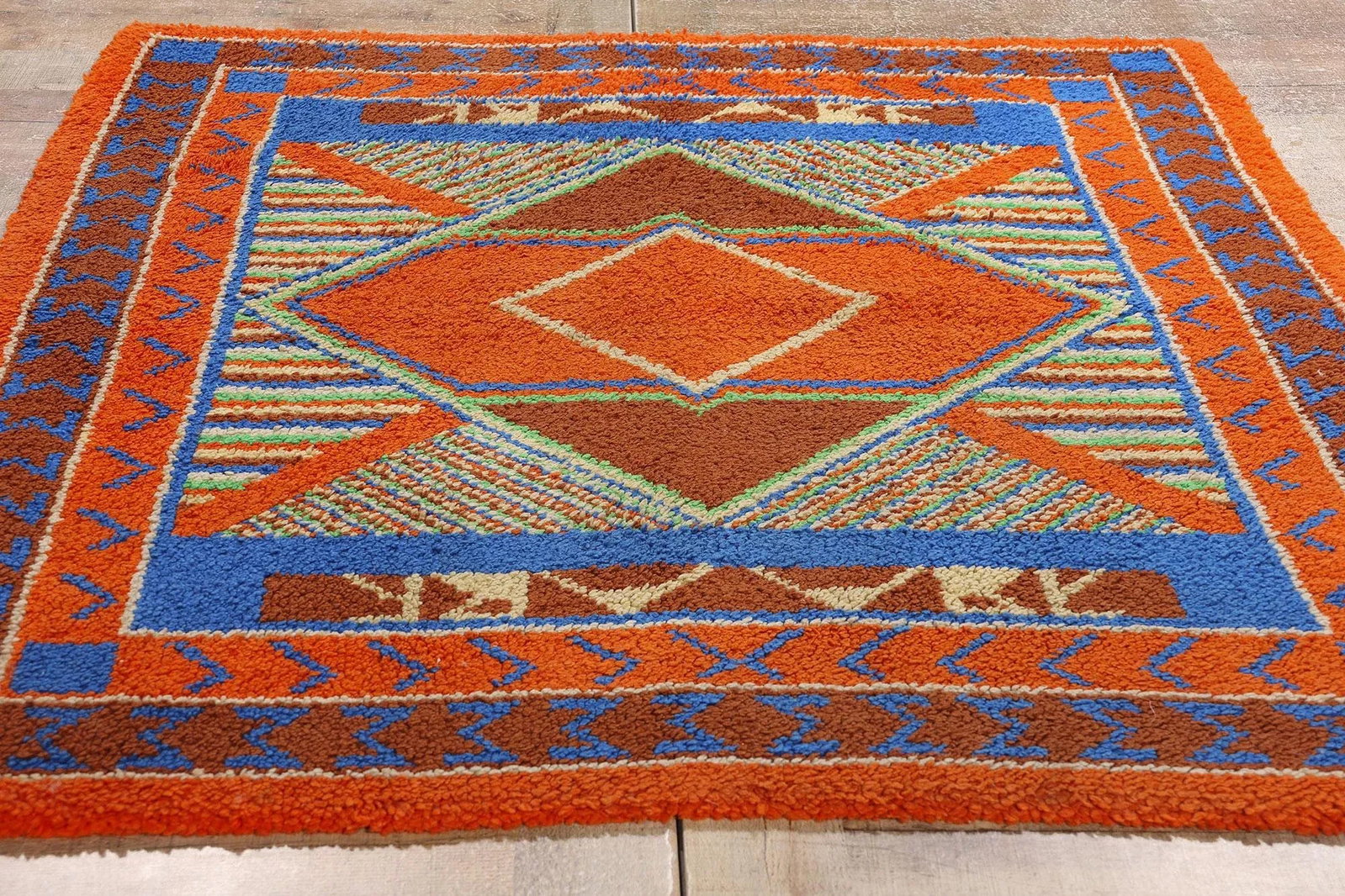 Vintage Southwest Sunrise American Hooked Rug - 04'03 X 05'02. - 8