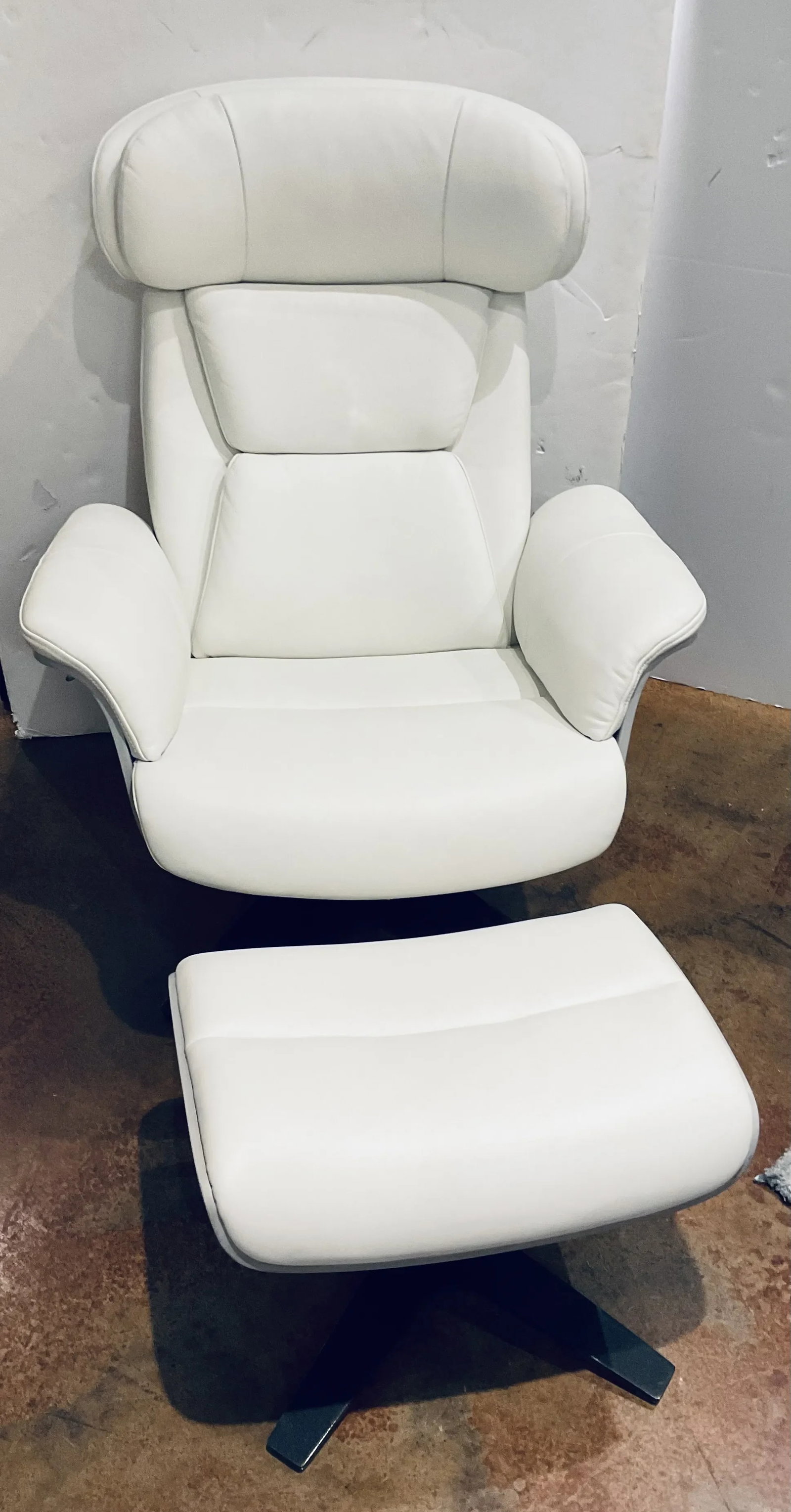 Mod Eames Style Italian White Leather Lounge Chair and Ottoman - 3