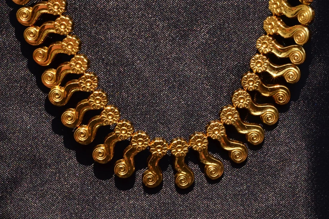 The Andros: Yellow Gold Zolotas Signed Necklace - 3