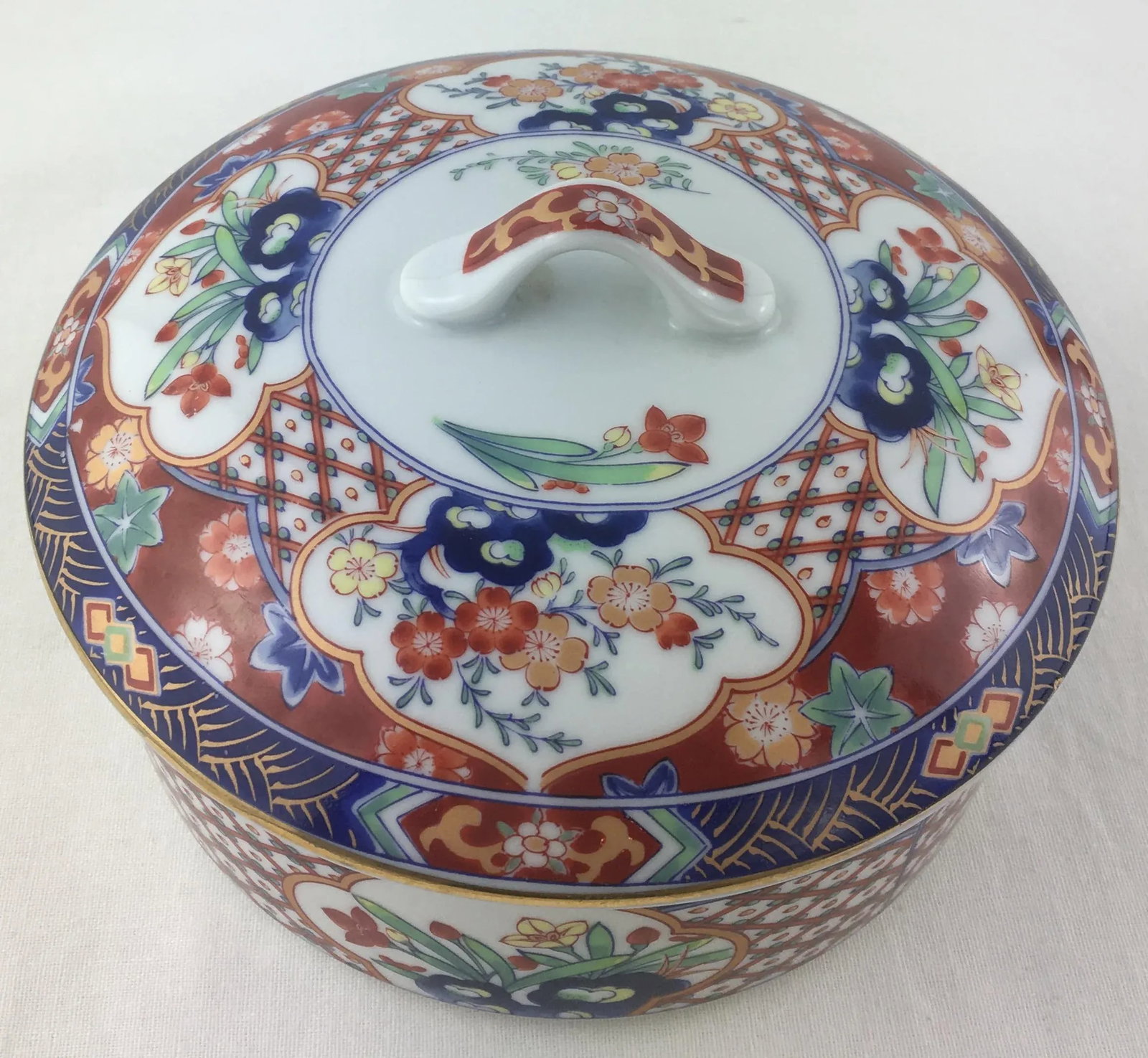 Japanese Hand-Painted Porcelain Lidded Serving Dish, Trinket or Jewelry Box - 5