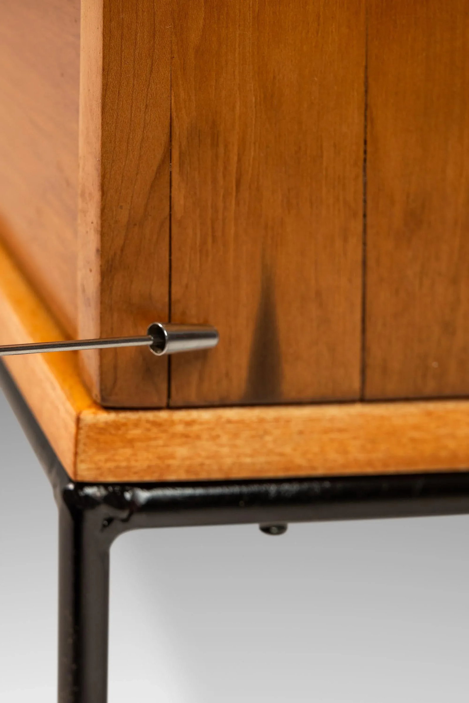 Mid-Century Modern 3-Drawer Dresser / Cabinet in Maple W/ Iron Base by Paul McCobb for Planner Group - 11