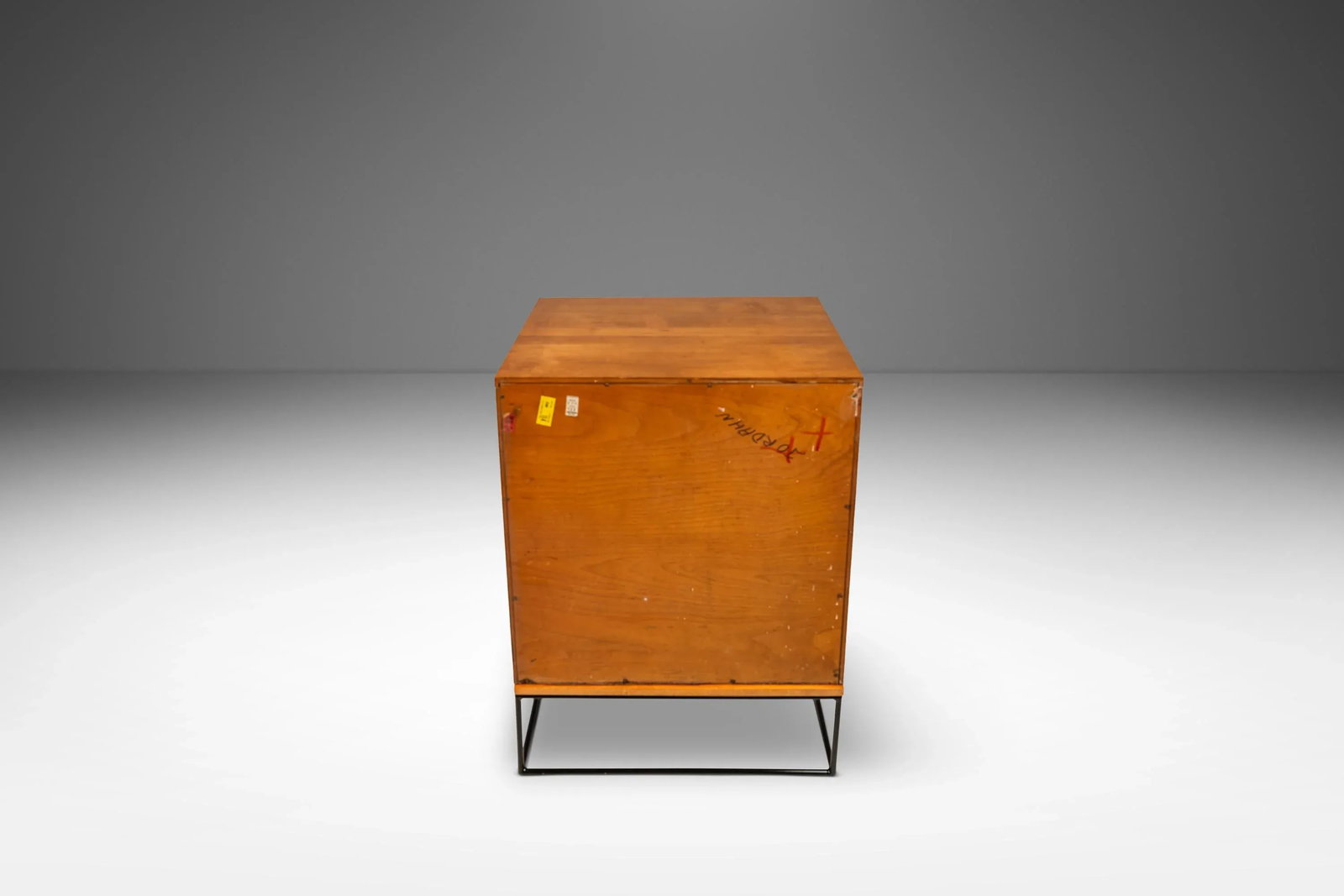 Mid-Century Modern 3-Drawer Dresser / Cabinet in Maple W/ Iron Base by Paul McCobb for Planner Group - 3