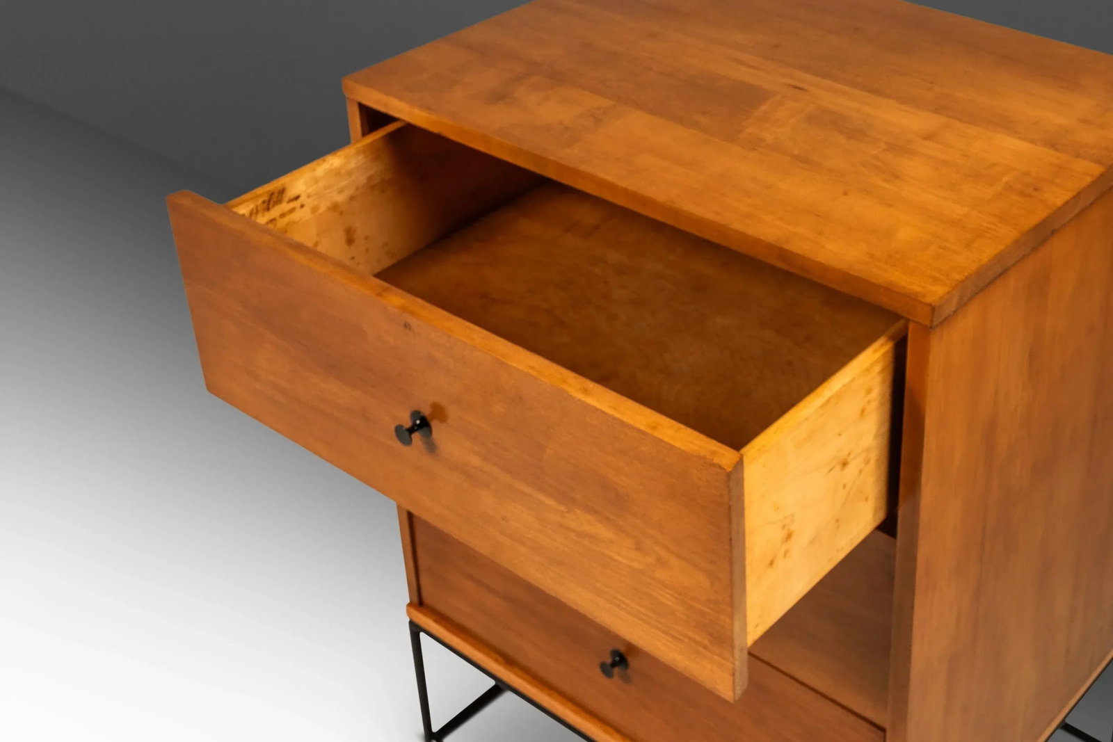 Mid-Century Modern 3-Drawer Dresser / Cabinet in Maple W/ Iron Base by Paul McCobb for Planner Group - 8