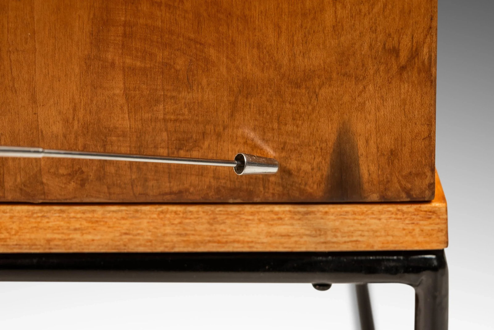 Mid-Century Modern 3-Drawer Dresser / Cabinet in Maple W/ Iron Base by Paul McCobb for Planner Group - 9