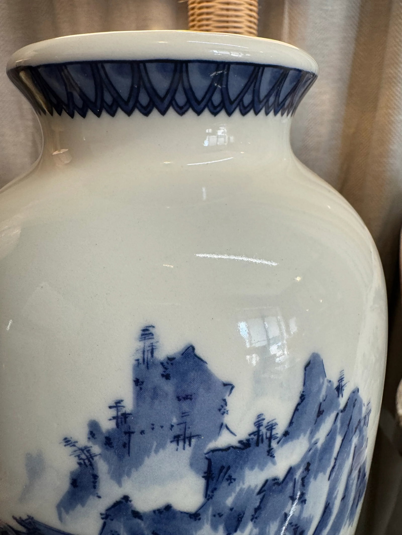 Chinoiserie Landscape Vase - 7