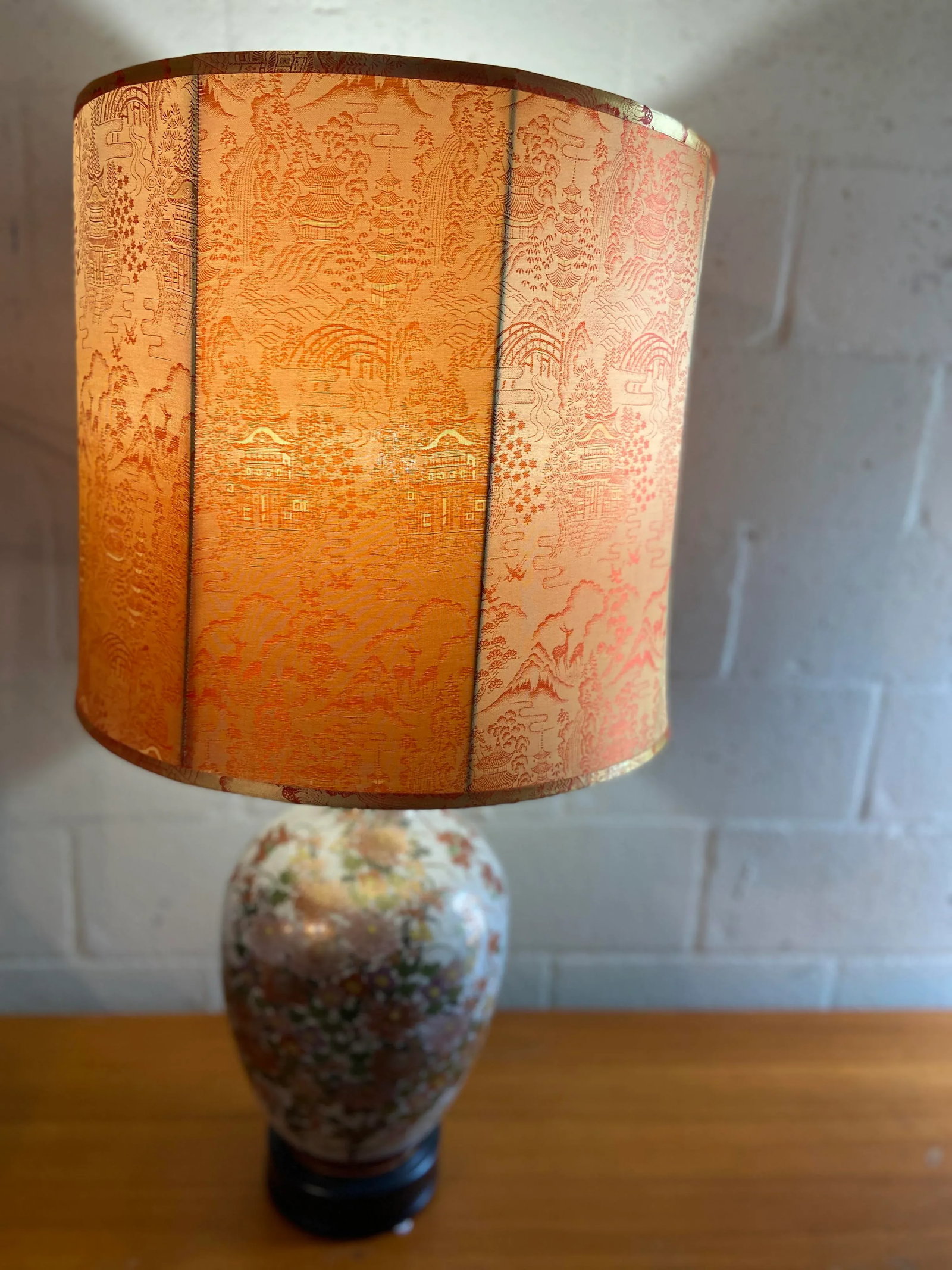 Antique Japanese Table Lamp in 'Famille Rose' Porcelain | by Fujita Kutani - 7