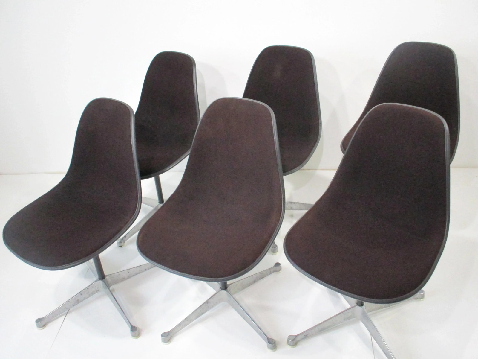 6 Eames Aluminum Group Swiveling Dining Chairs for Herman Miller - 12