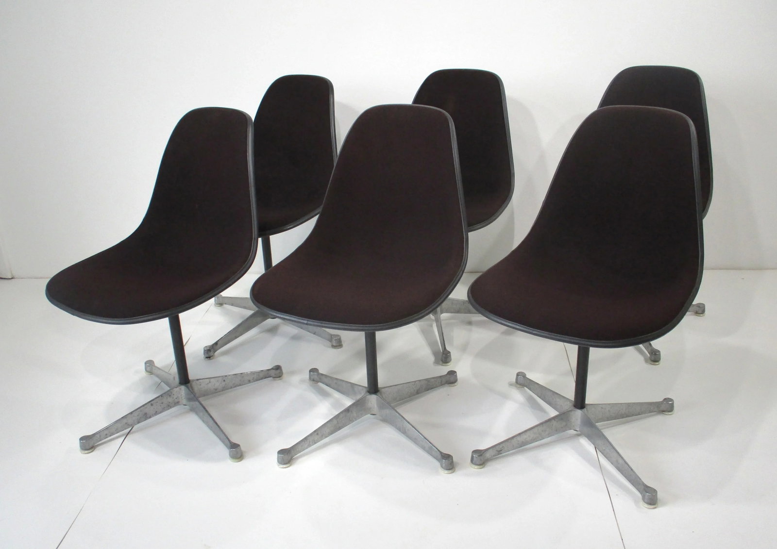 6 Eames Aluminum Group Swiveling Dining Chairs for Herman Miller - 2
