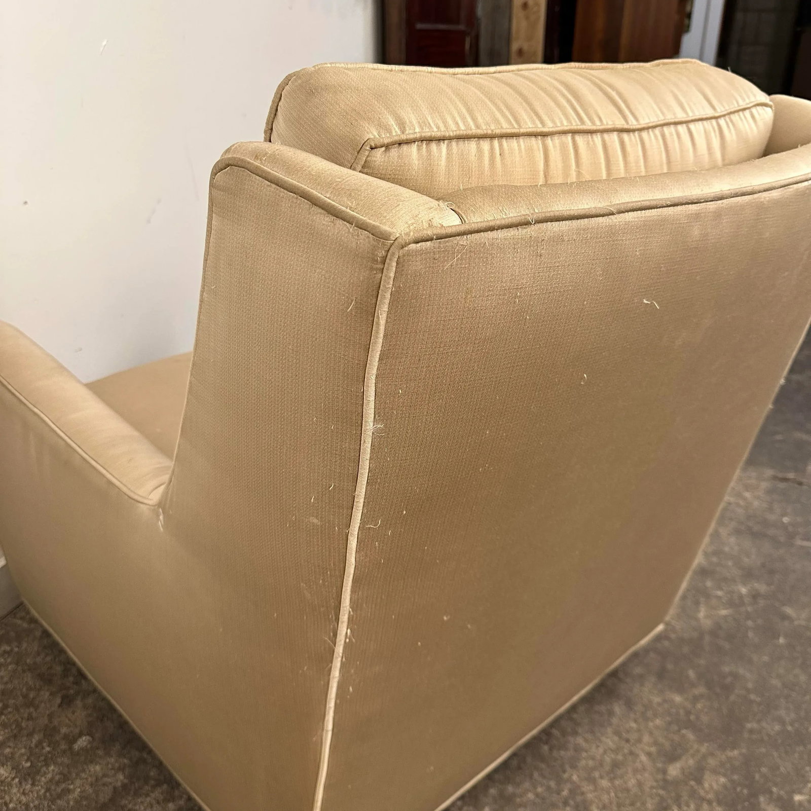 Pair of Milo Baughman Lounge Chairs on Casters - 6