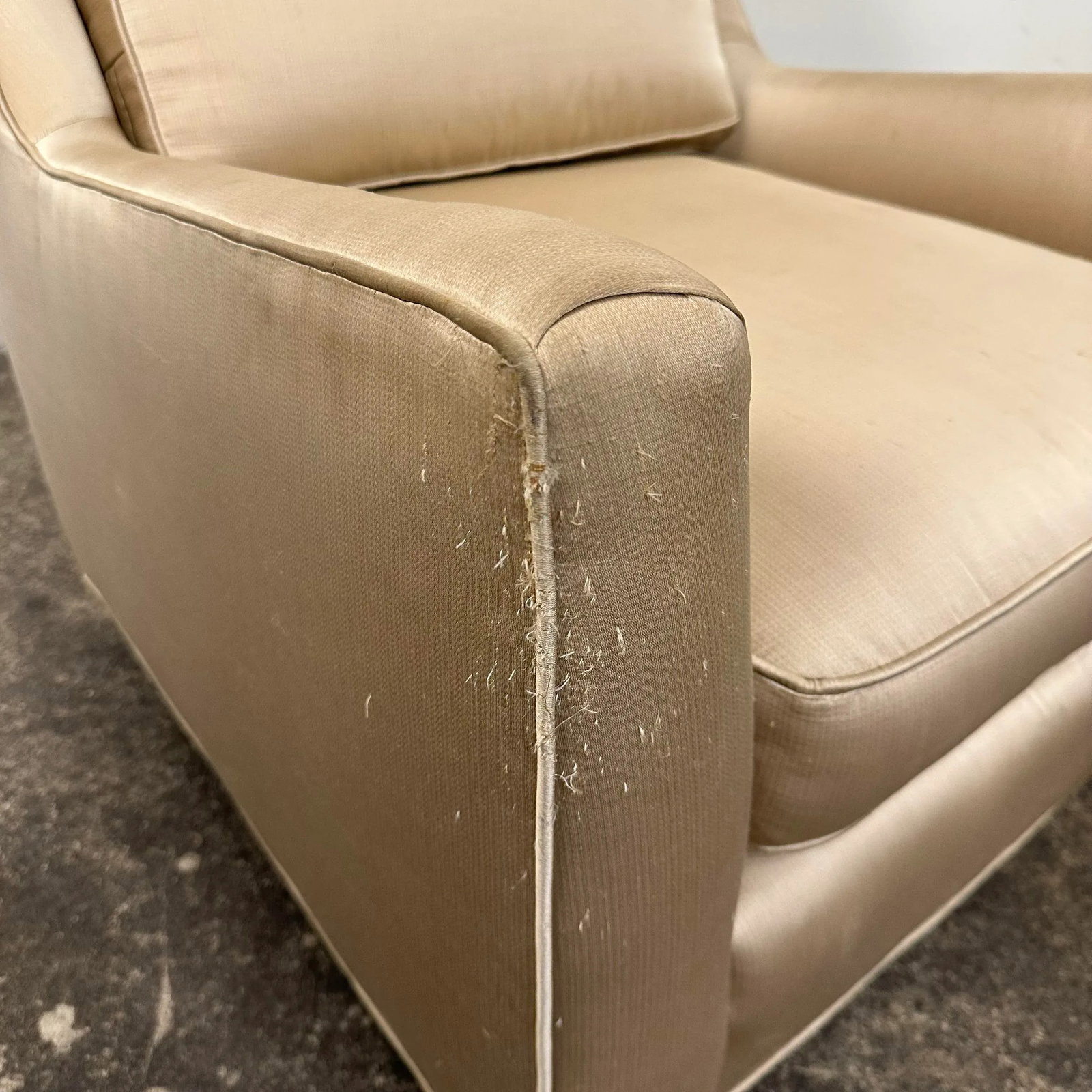 Pair of Milo Baughman Lounge Chairs on Casters - 7