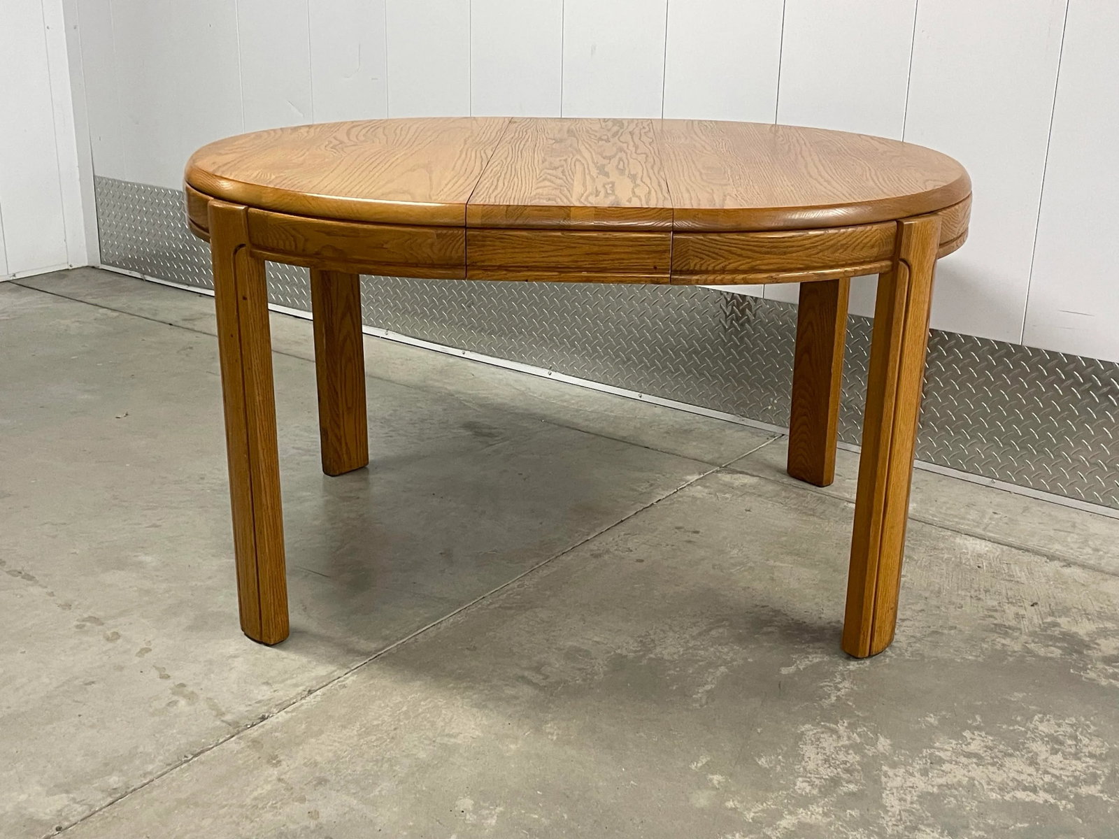 Round Oak Parson Dining Table - 3