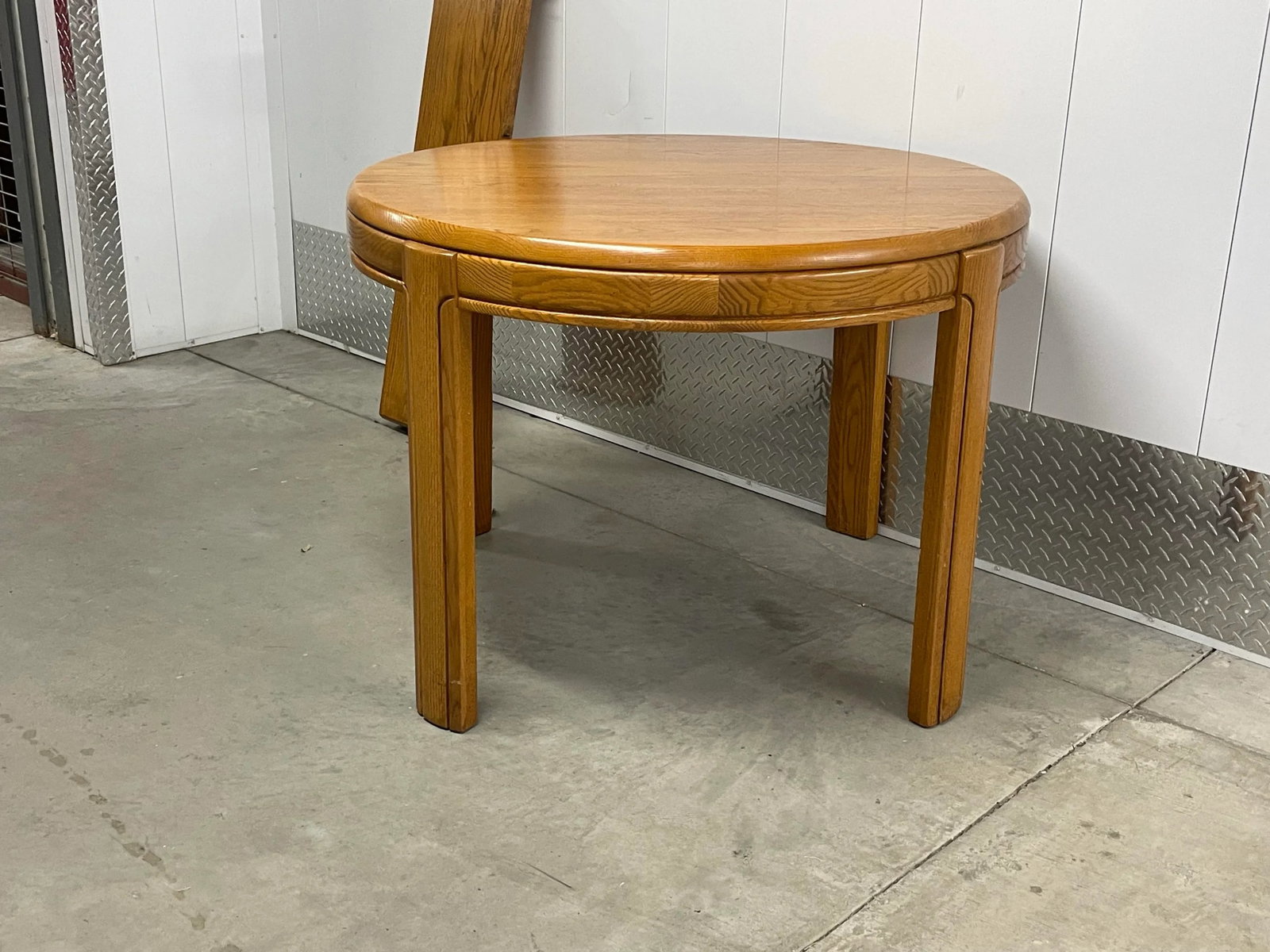 Round Oak Parson Dining Table - 4