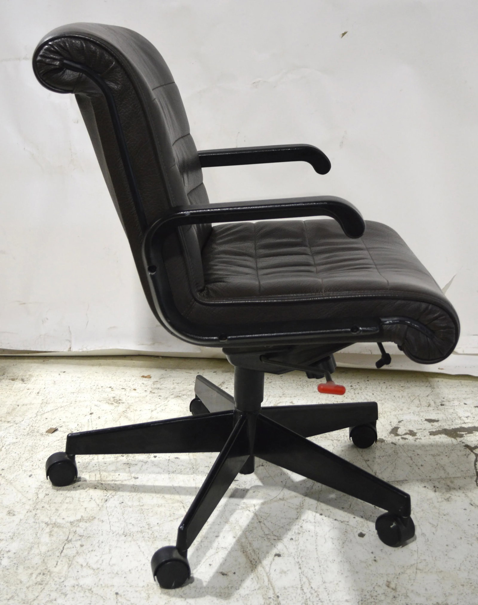 Knoll Richard Sapper Leather Executive Chair - 2