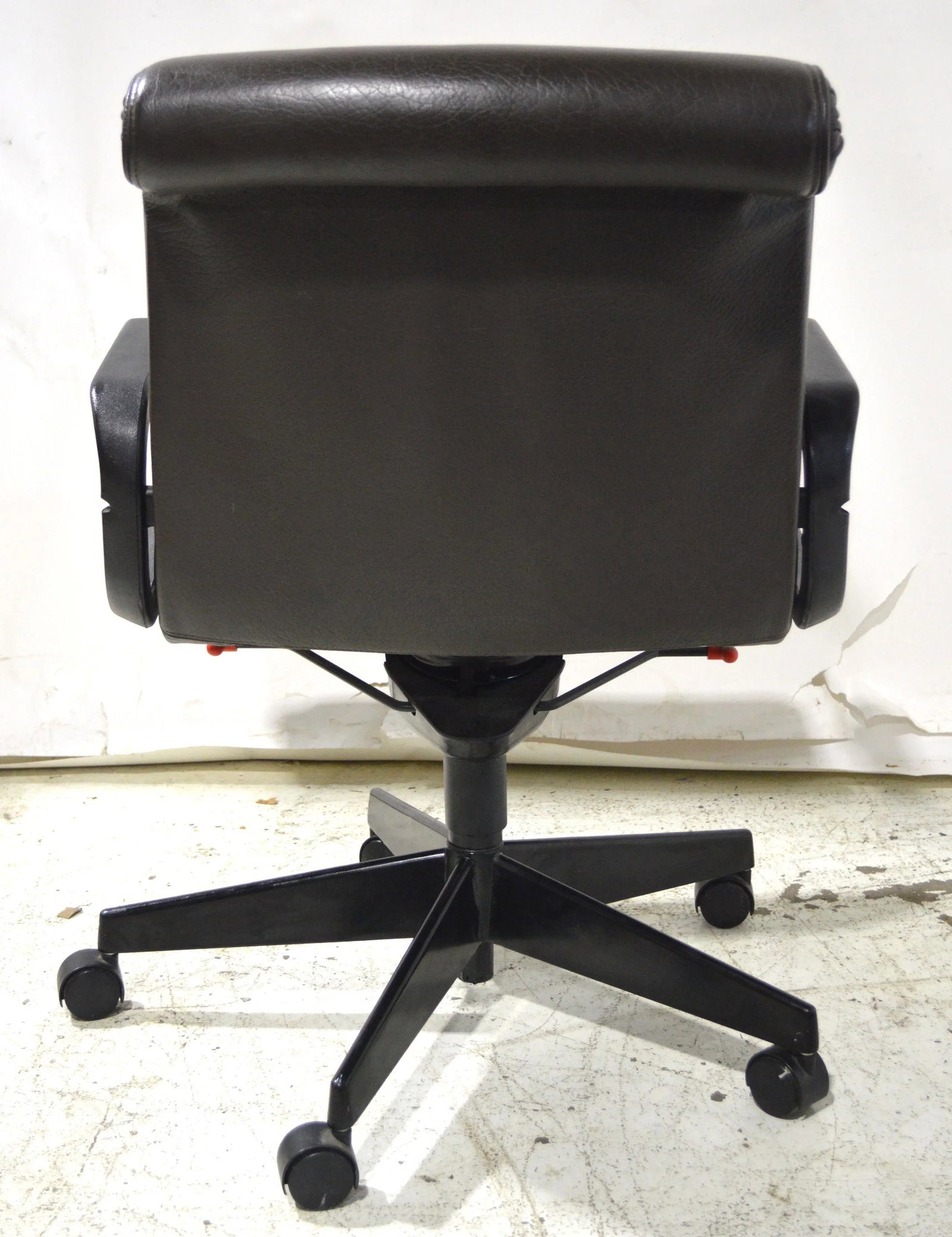 Knoll Richard Sapper Leather Executive Chair - 4