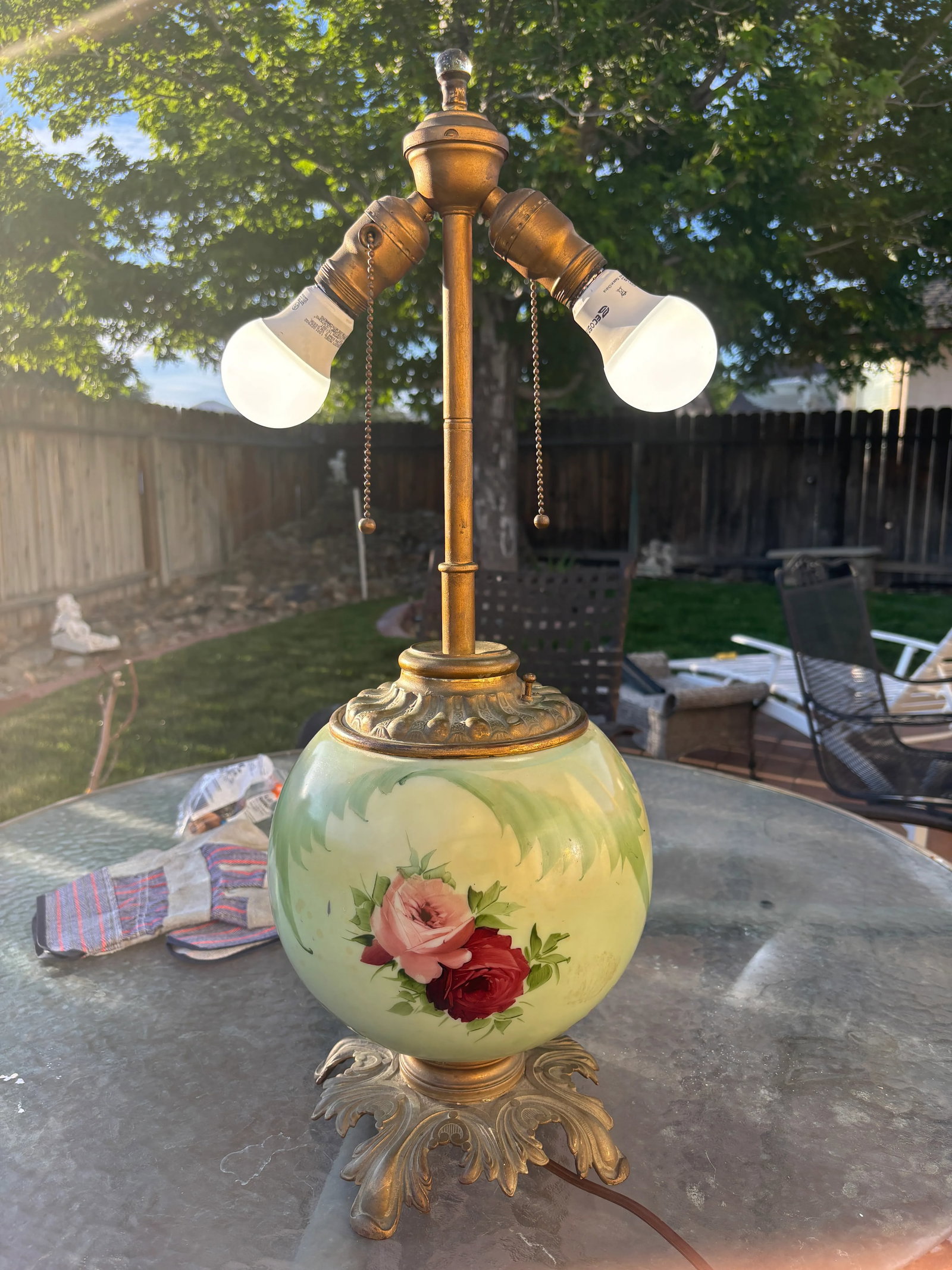 Antique Gone With the Wind Style Lamp With a Hand Painted Green Base With Roses - 3