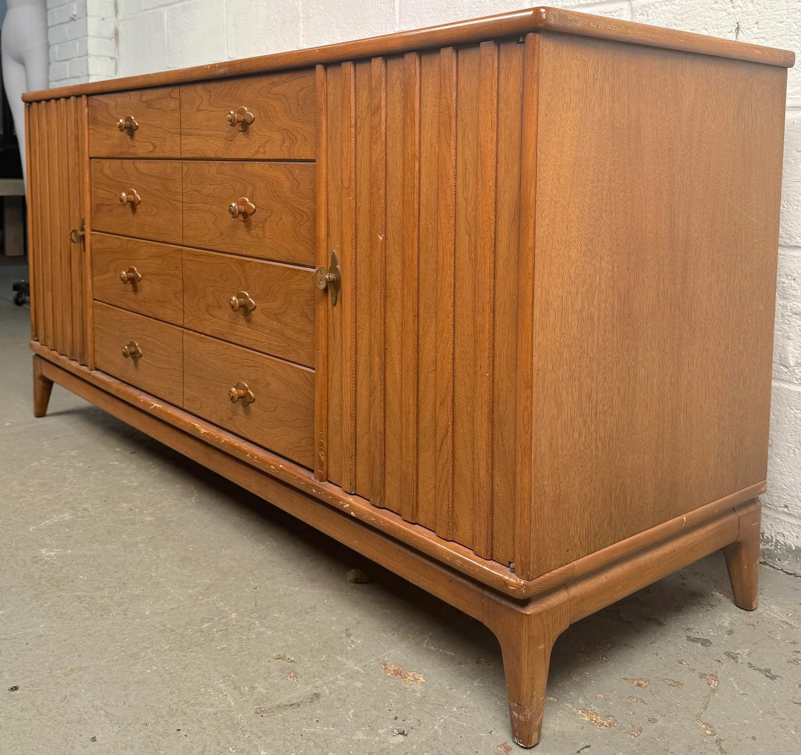 Mid-Century Credenza by Broyhill - 4