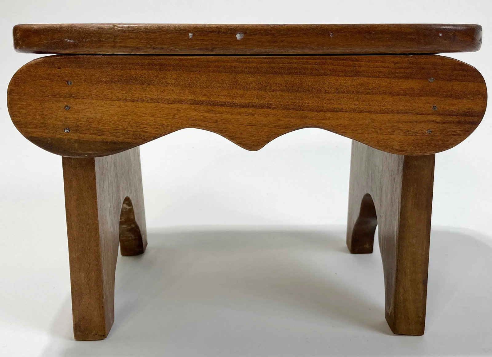 Vintage Primitive Wood Cricket Stool With Scalloped Apron - 7