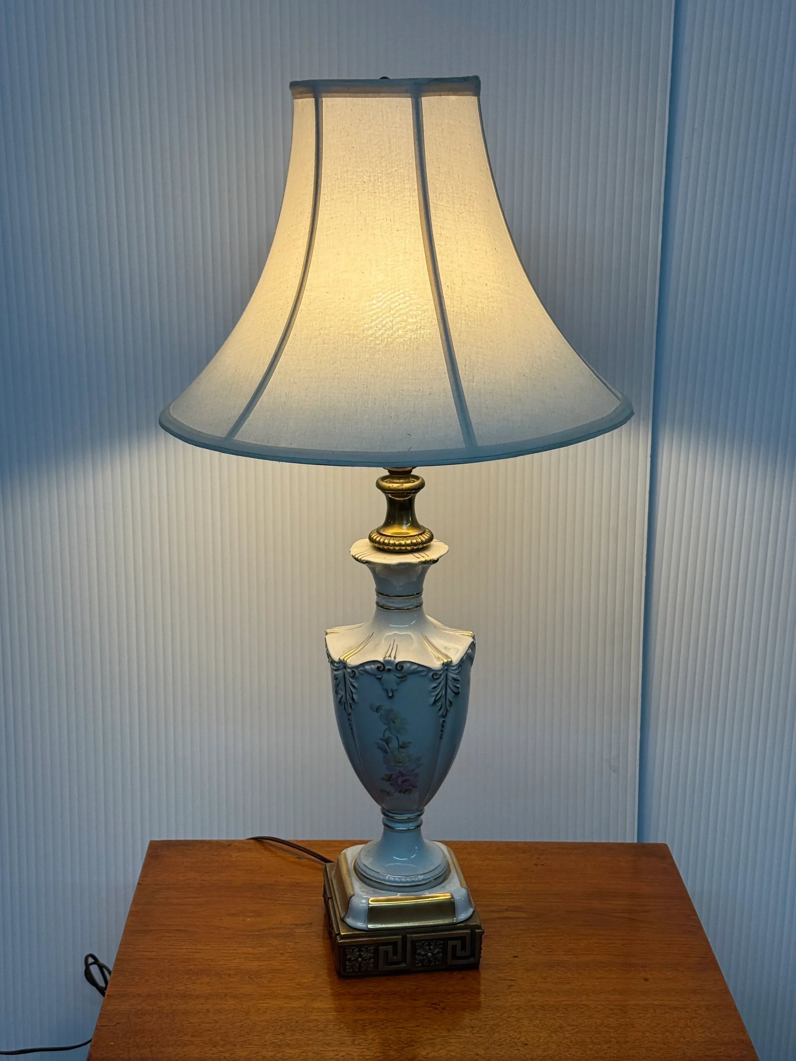 Vintage Chelsea House Jardiniere Porcelain Table Lamp - 5