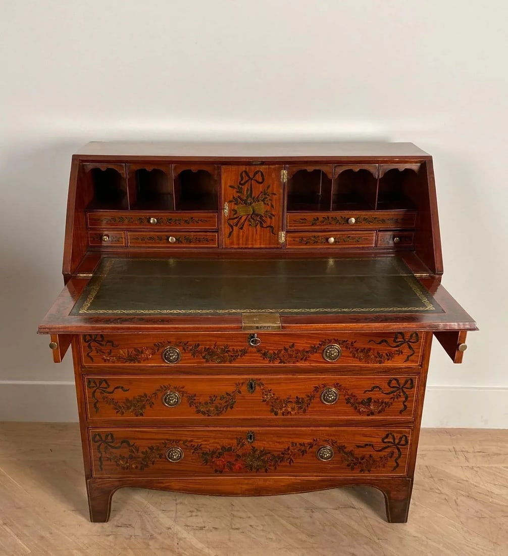 Georgian Fancy Painted Slant Front Desk, England Circa Early 19th Century - 4