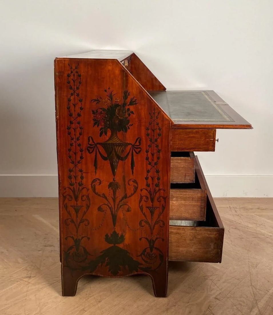 Georgian Fancy Painted Slant Front Desk, England Circa Early 19th Century - 7
