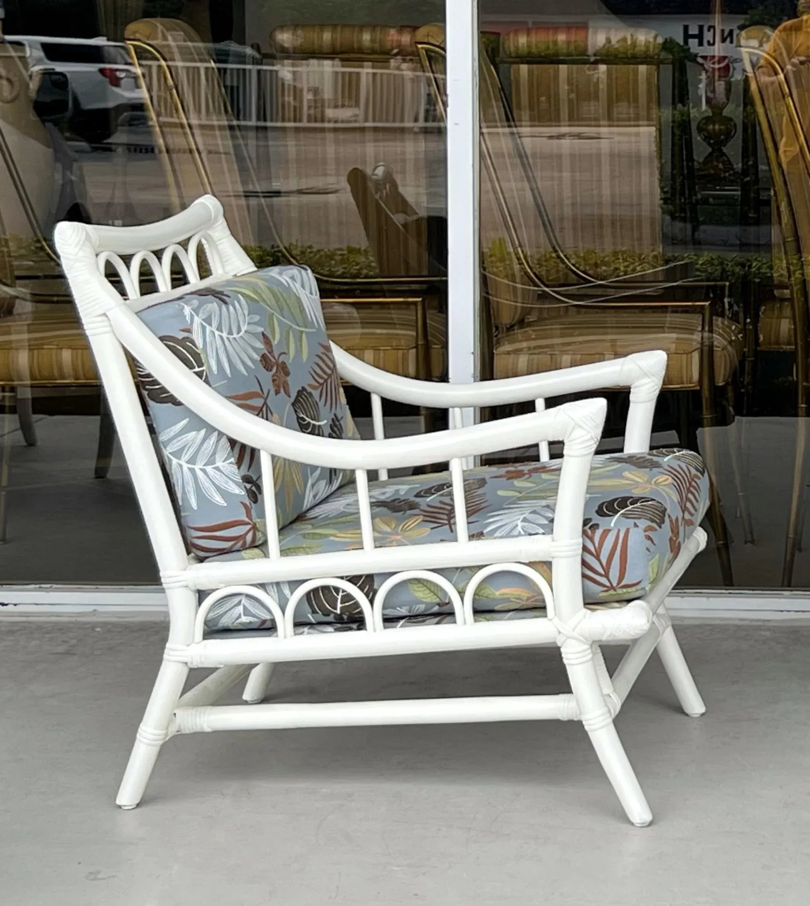 Mid 20th Century Willow and Reed Mid Century Rattan Lounge Chair With Ottoman - 2