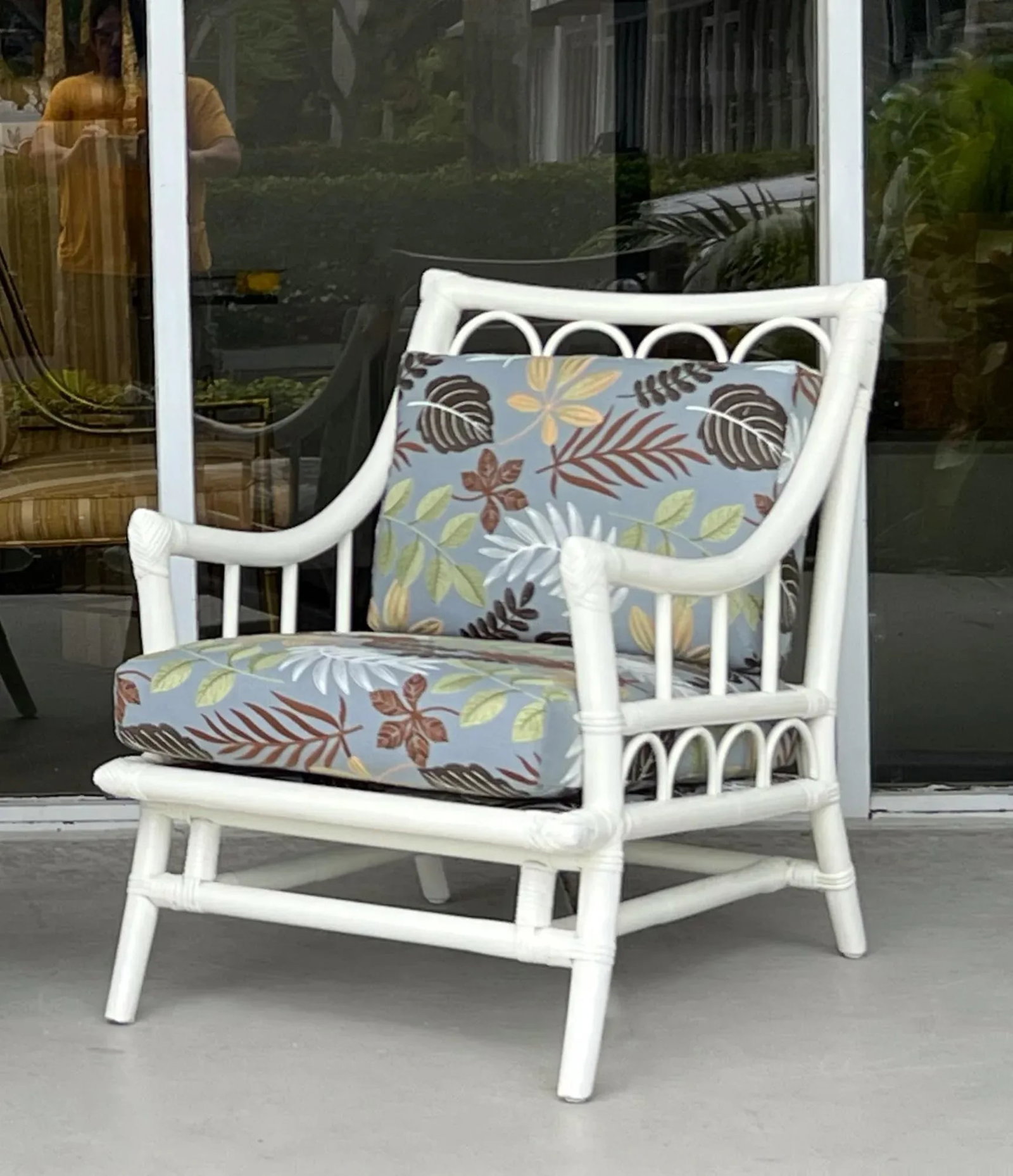 Mid 20th Century Willow and Reed Mid Century Rattan Lounge Chair With Ottoman - 3