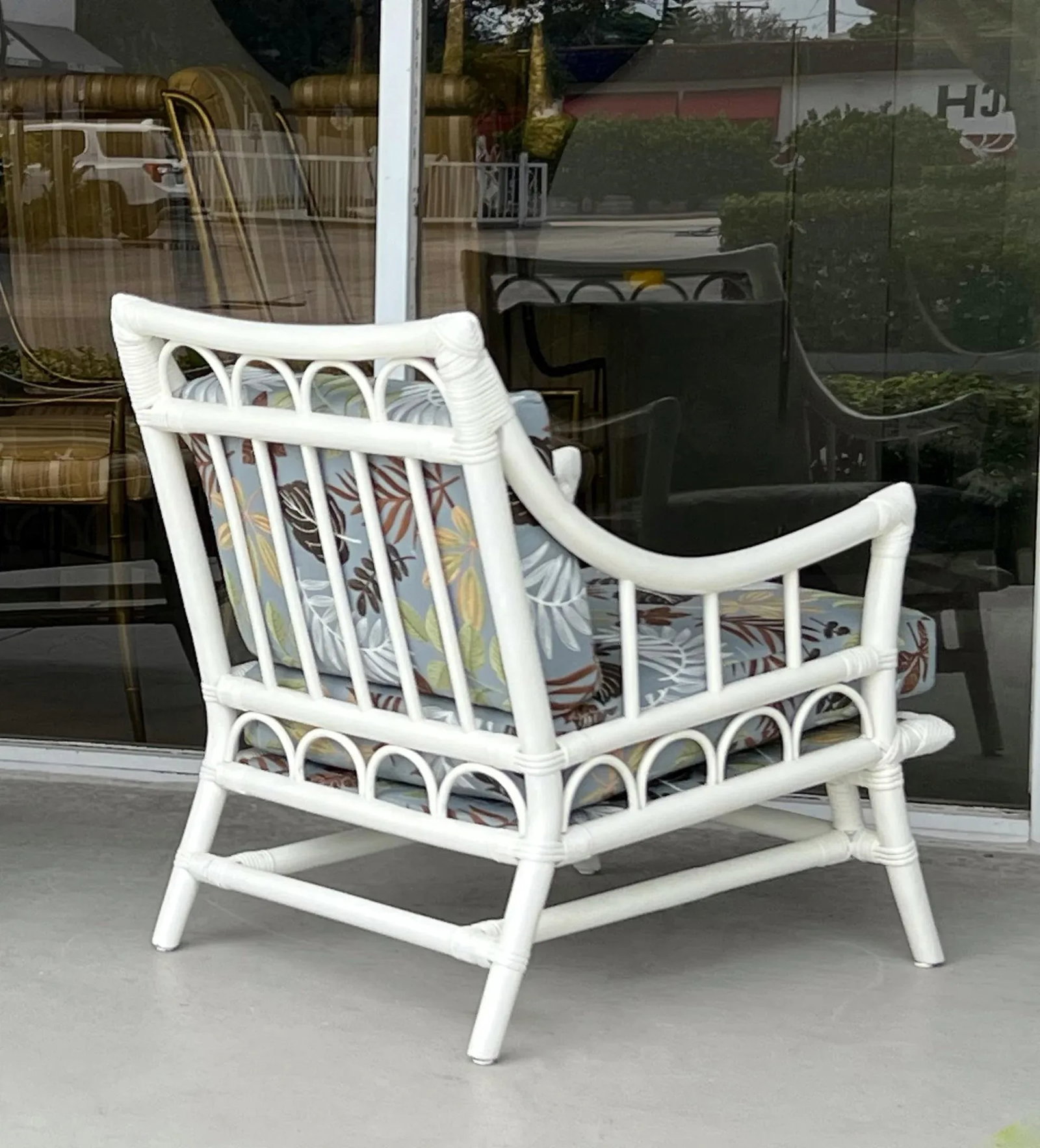 Mid 20th Century Willow and Reed Mid Century Rattan Lounge Chair With Ottoman - 7