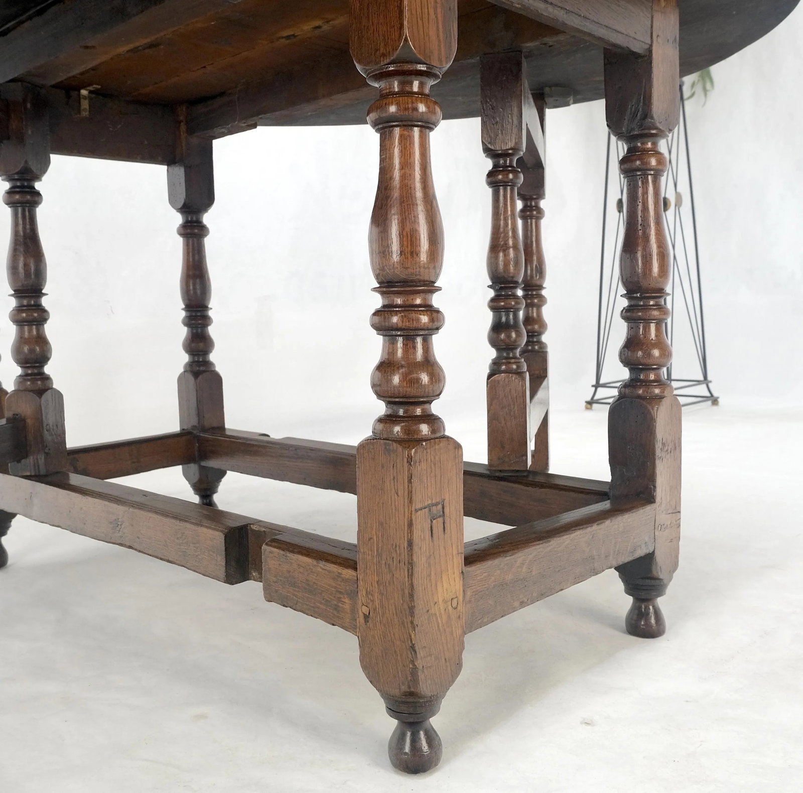 Solid Tiger Oak Oval Drop Leaf Gate Leg Dining Table Clean - 7