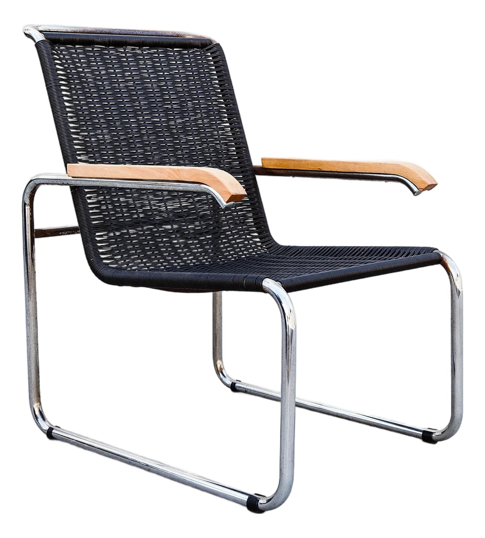Vintage S35 Cantilevered Lounge Chair Attributed to Marcel Breuer: Early S35 cantilevered lounge chair, originally designed by Marcel Breuer in 1929. This particular chair was acquired from the collection of a Southern California antiques dealer. The frame is made