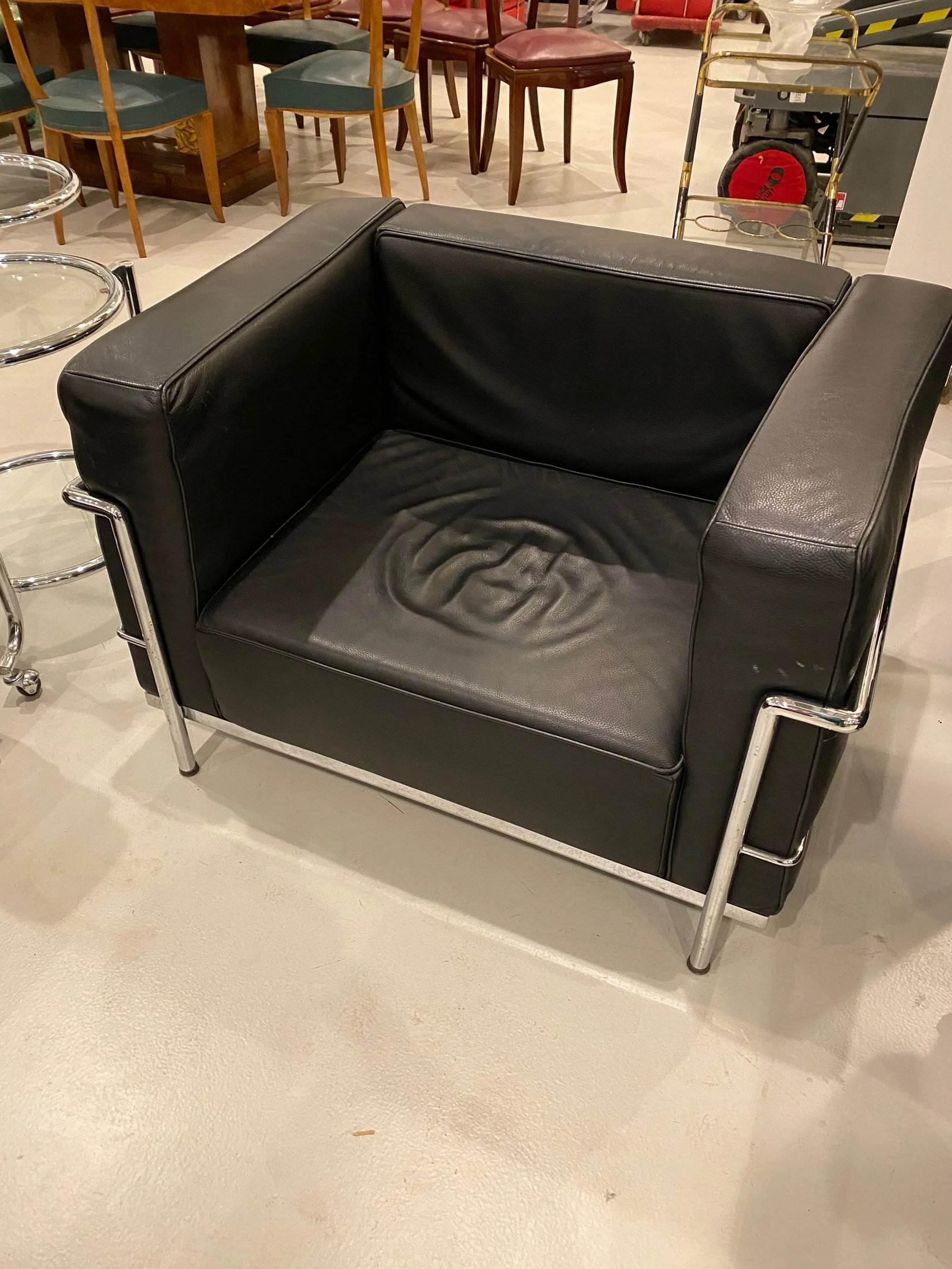 Pair of Chrome and Black Leather Club Chairs in the Style of Le Corbusier - 2