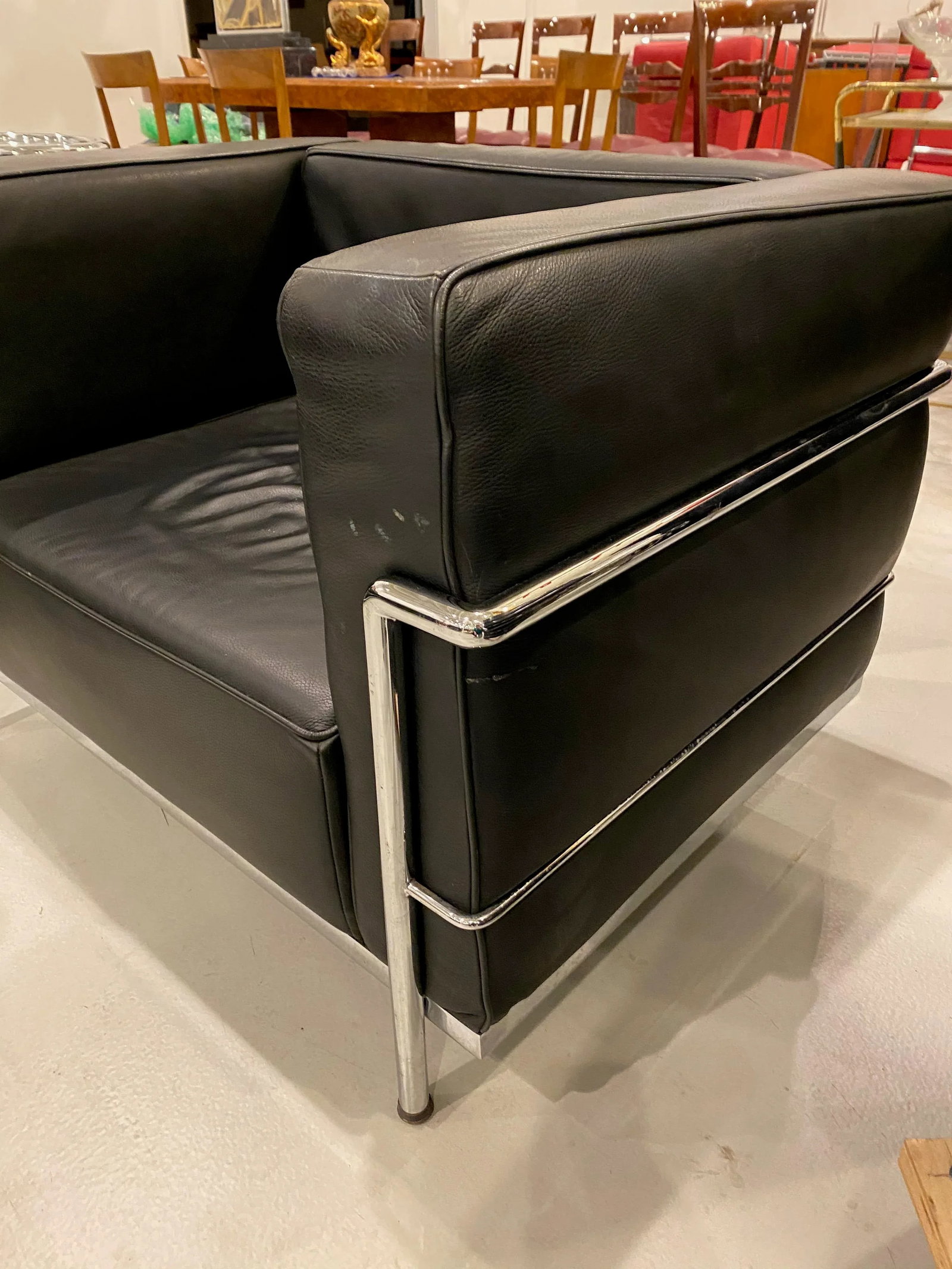 Pair of Chrome and Black Leather Club Chairs in the Style of Le Corbusier - 4