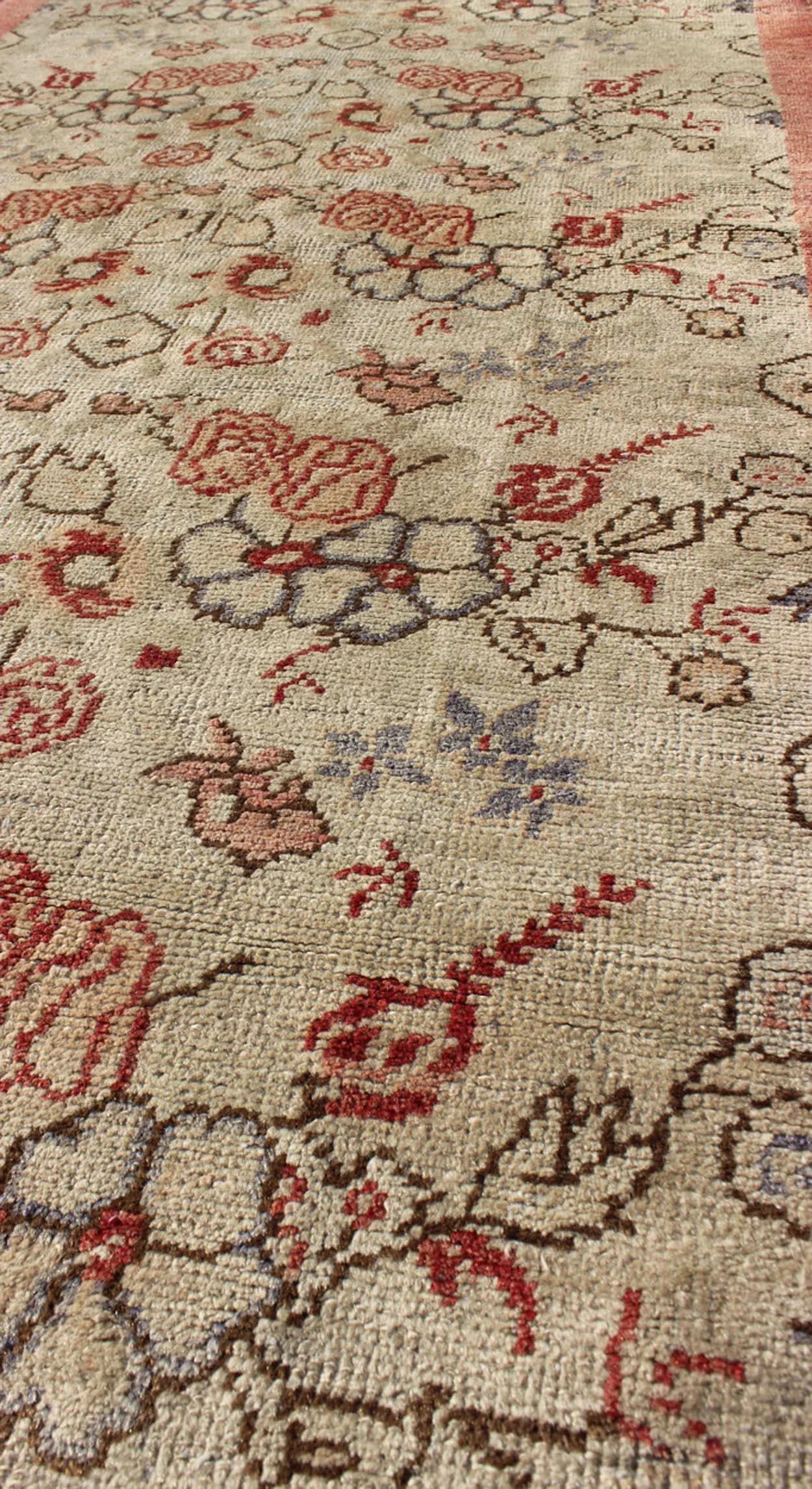 Vintage Turkish Oushak Rug With Pale Cream Field and Soft Rose Border - 5