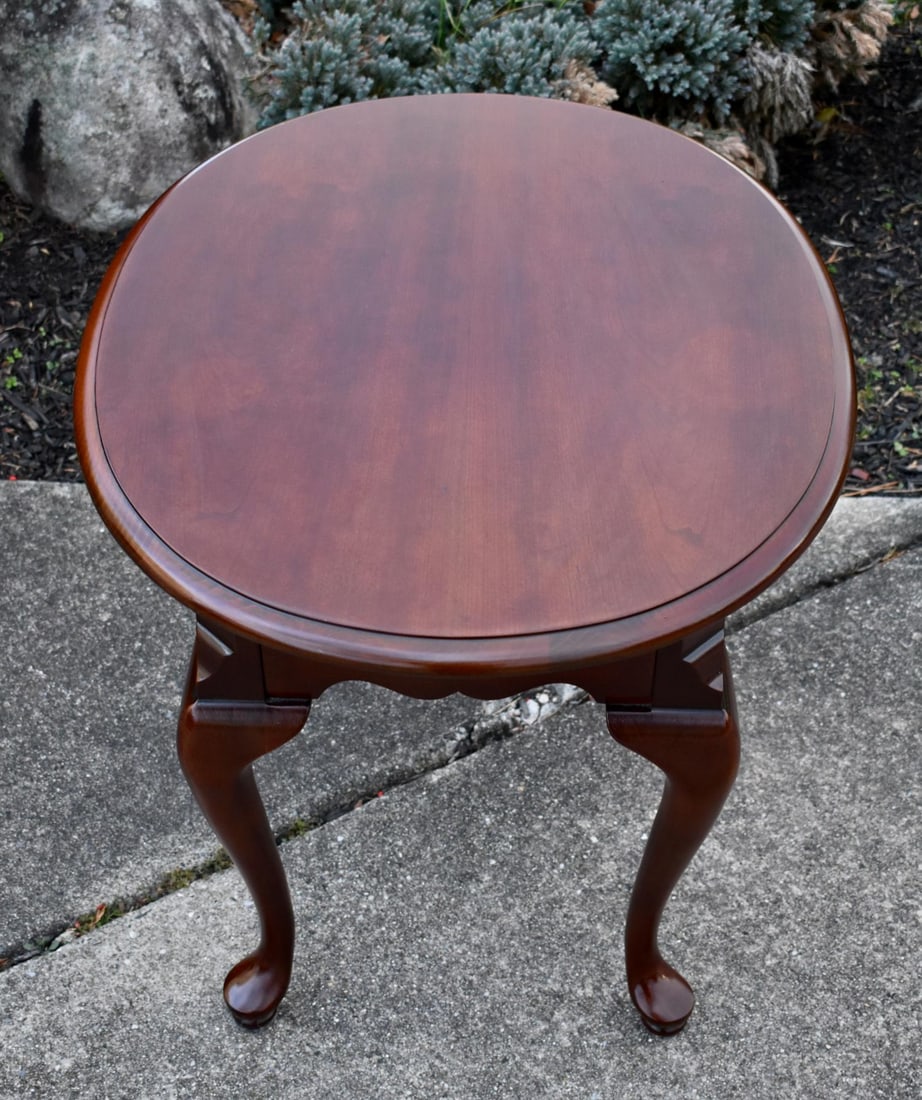Vintage Thomasville CherryWood Oval Queen Anne Style Side Table W/Pull-Out - 2