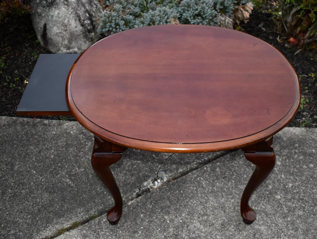 Vintage Thomasville CherryWood Oval Queen Anne Style Side Table W/Pull-Out - 9