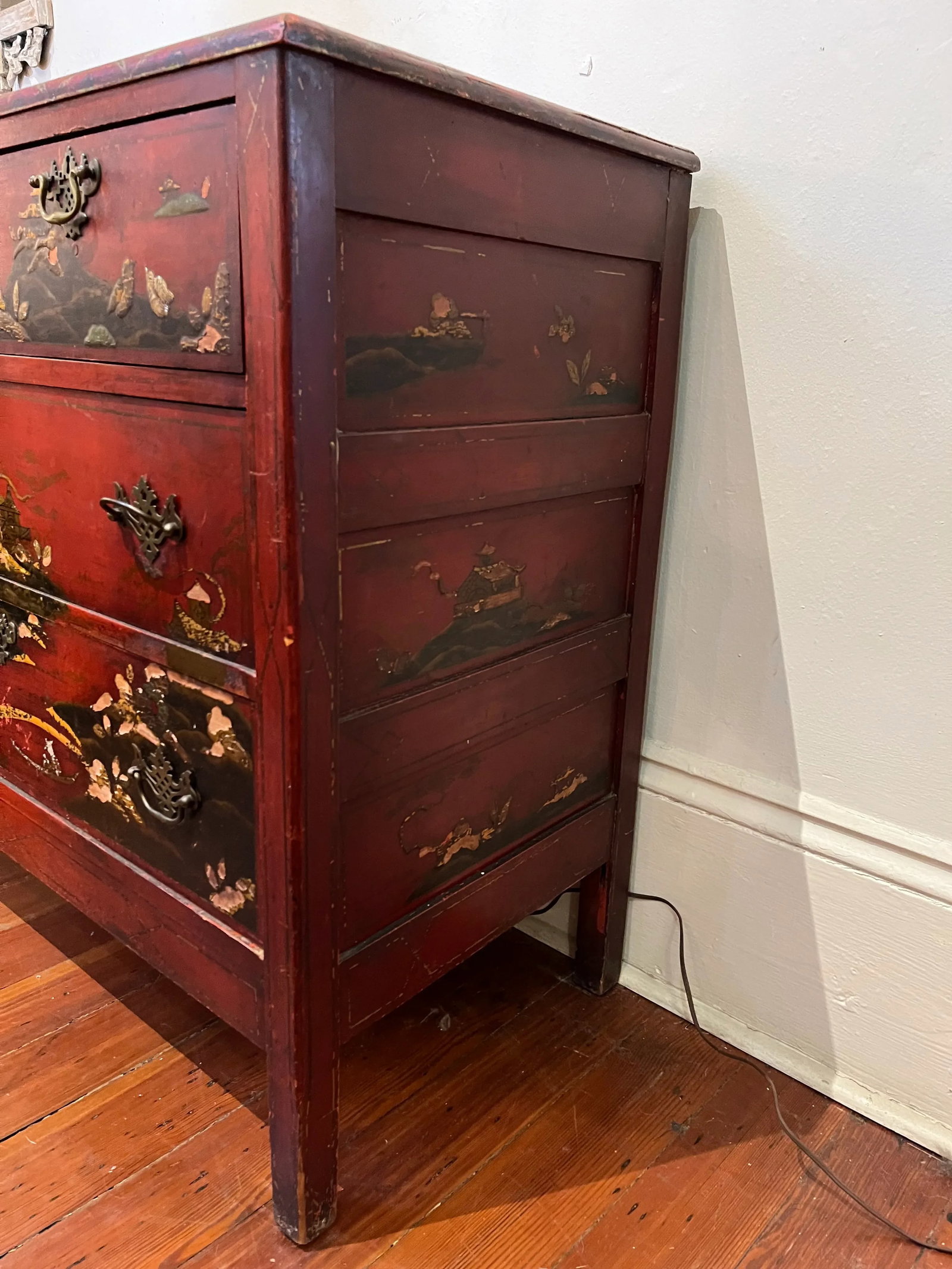 Chinoiserie Decorated Chest of Drawers - 4