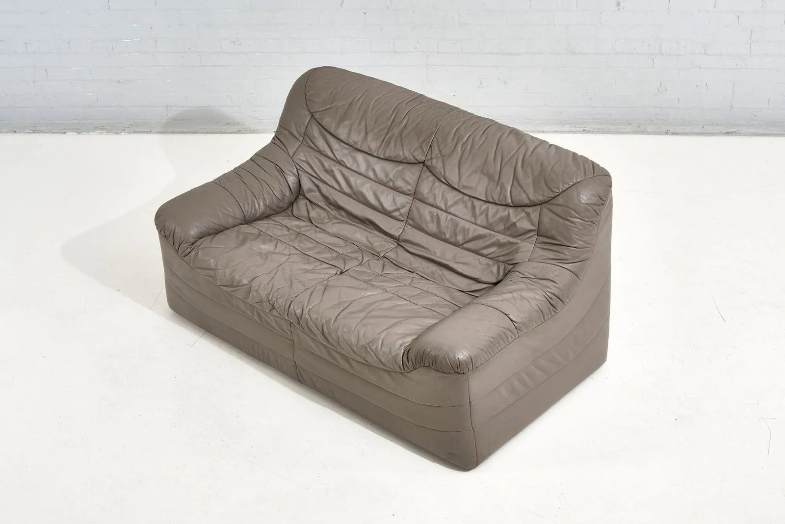 1970s Leather Settee - 3