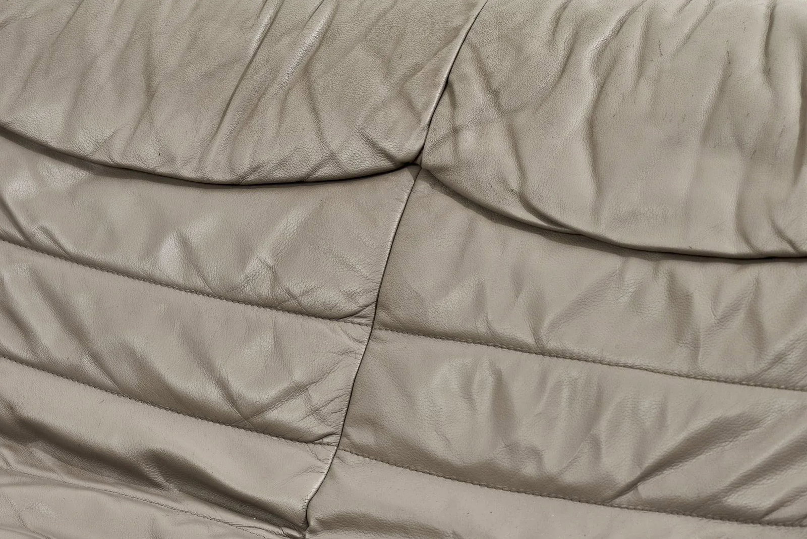 1970s Leather Settee - 9