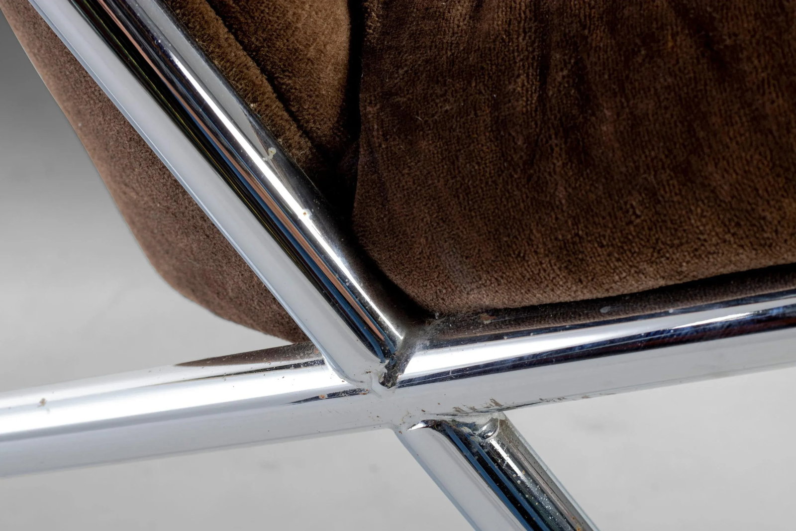 Ward Bennett Scissor Lounge Chair in Original Brown Upholstery on a Striking Chrome Frame, circa 196 - 4