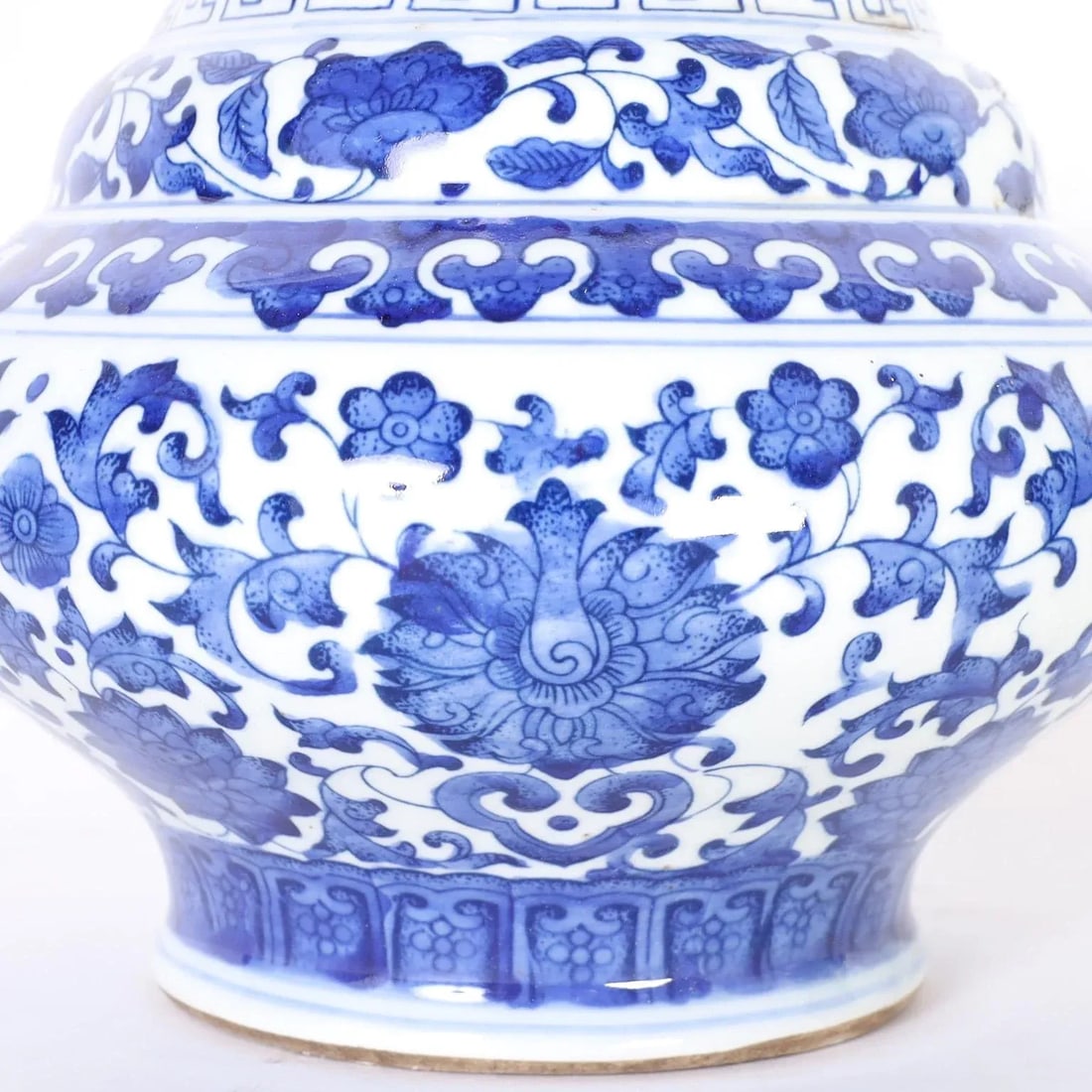 Pair of Blue and White Porcelain Lidded Urns - 5