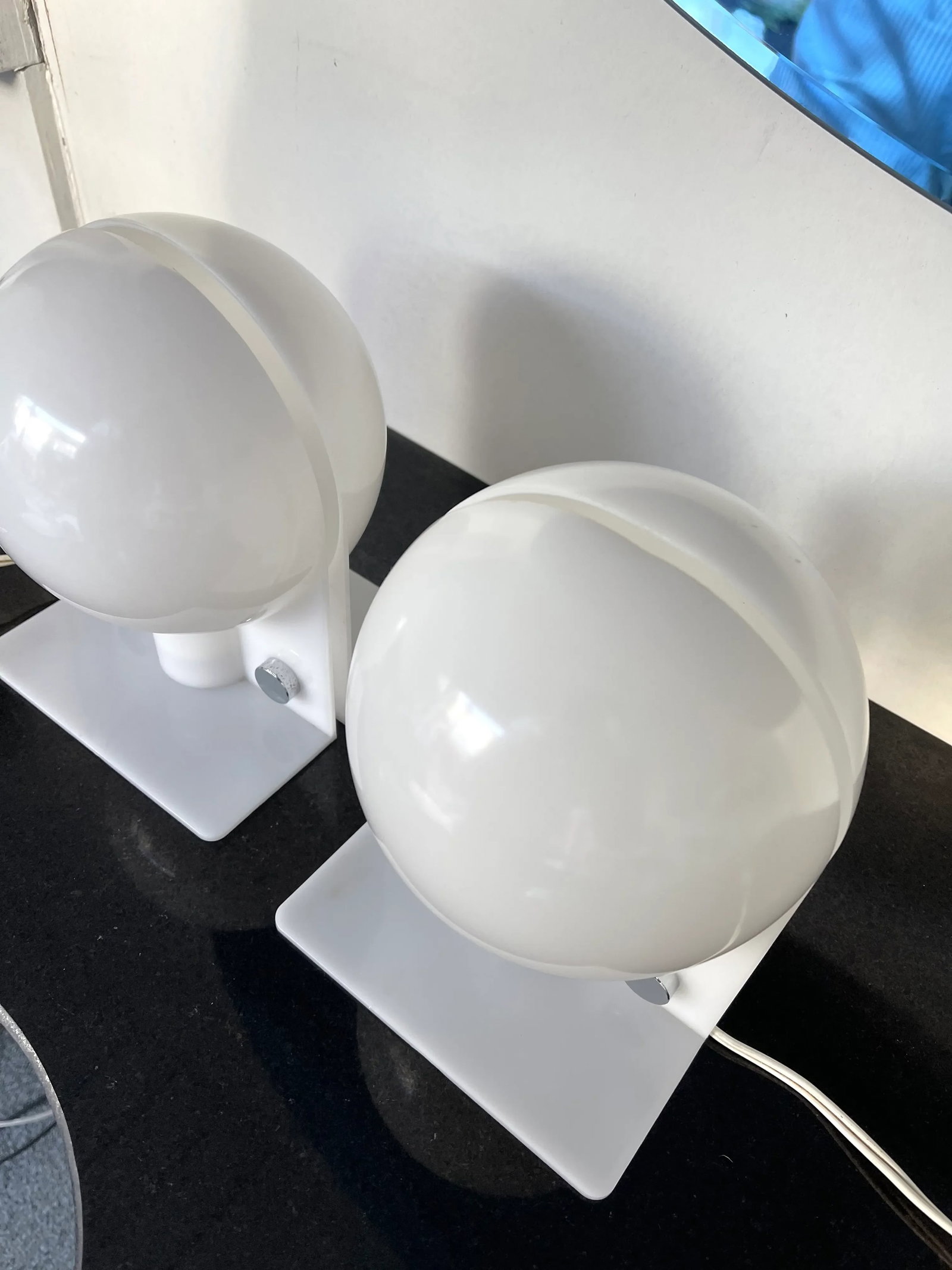 Pair of Lucite Lamps Sirio by Brazzoni Lampa for Harvey Guzzini. Italy, 1970s - 3