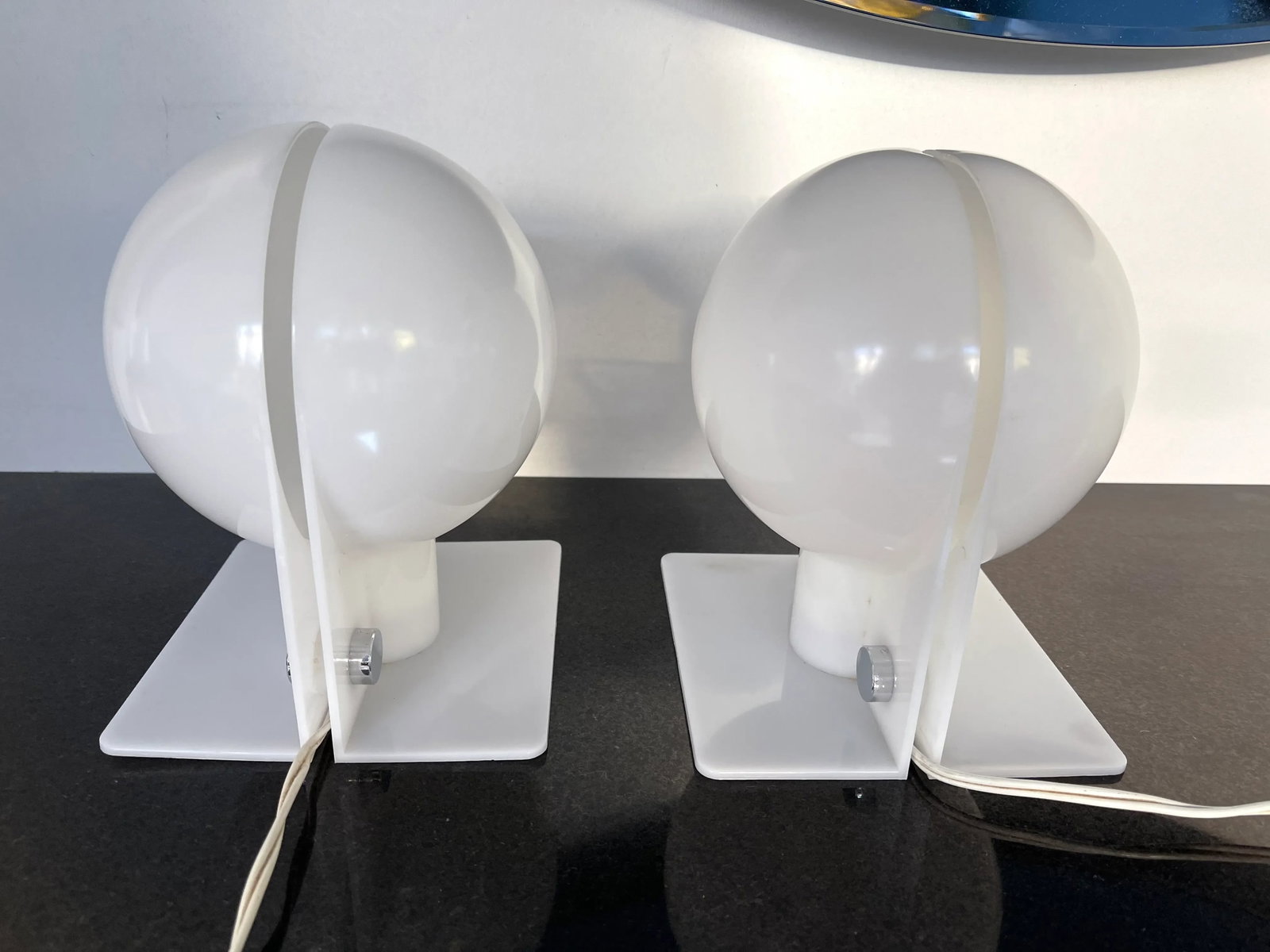 Pair of Lucite Lamps Sirio by Brazzoni Lampa for Harvey Guzzini. Italy, 1970s - 4