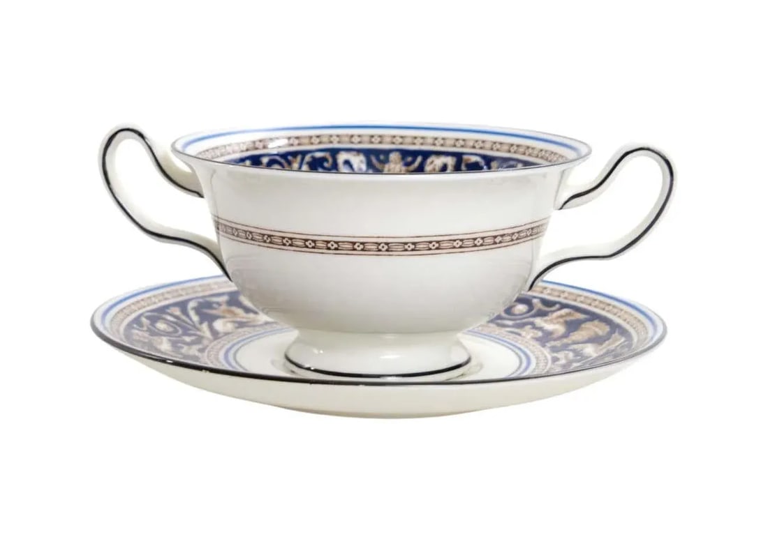 Wedgwood Porcelain Dinner Service for Twelve People - 4
