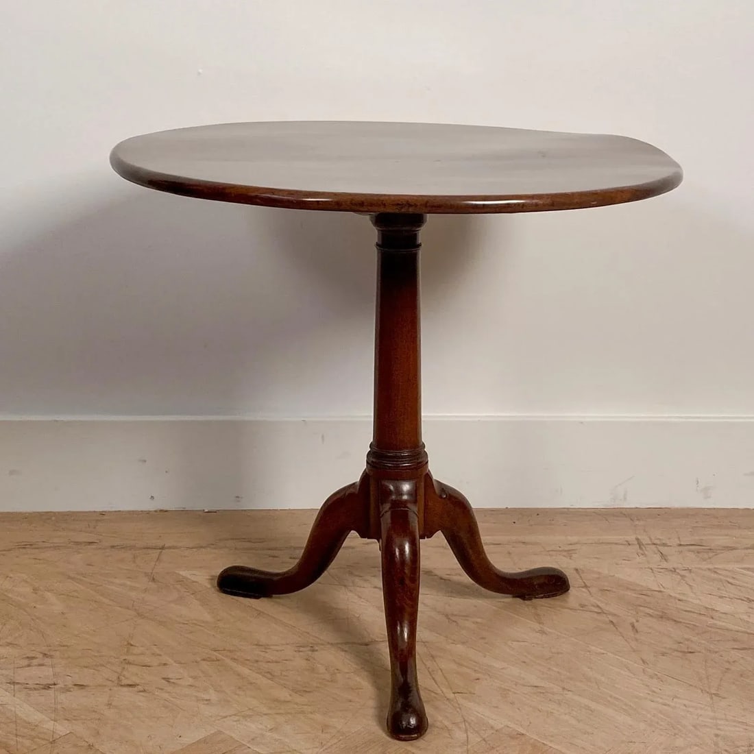 Mahogany Tilt Top Table, England, 18th Century - 2