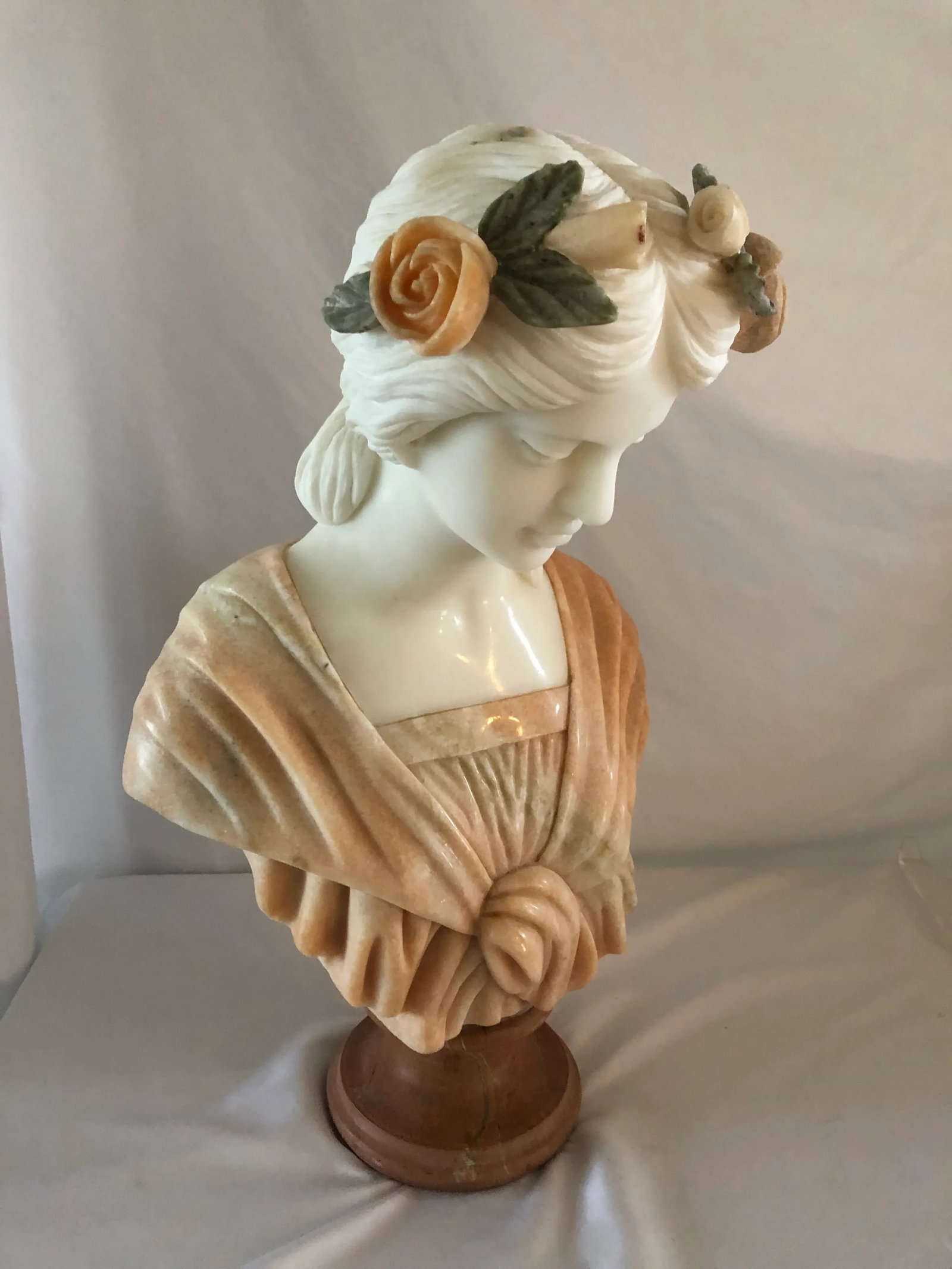 Early 20th Century Italian Art Nouveau Bust of a Maiden - 4