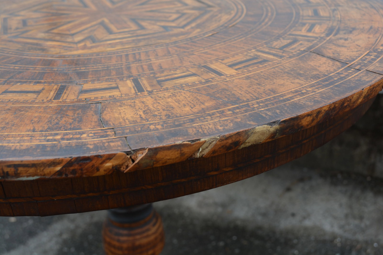 Tripod Pedestal Gueridon Table Marquetry and Mixed Wood, Italy 19th Century - 3