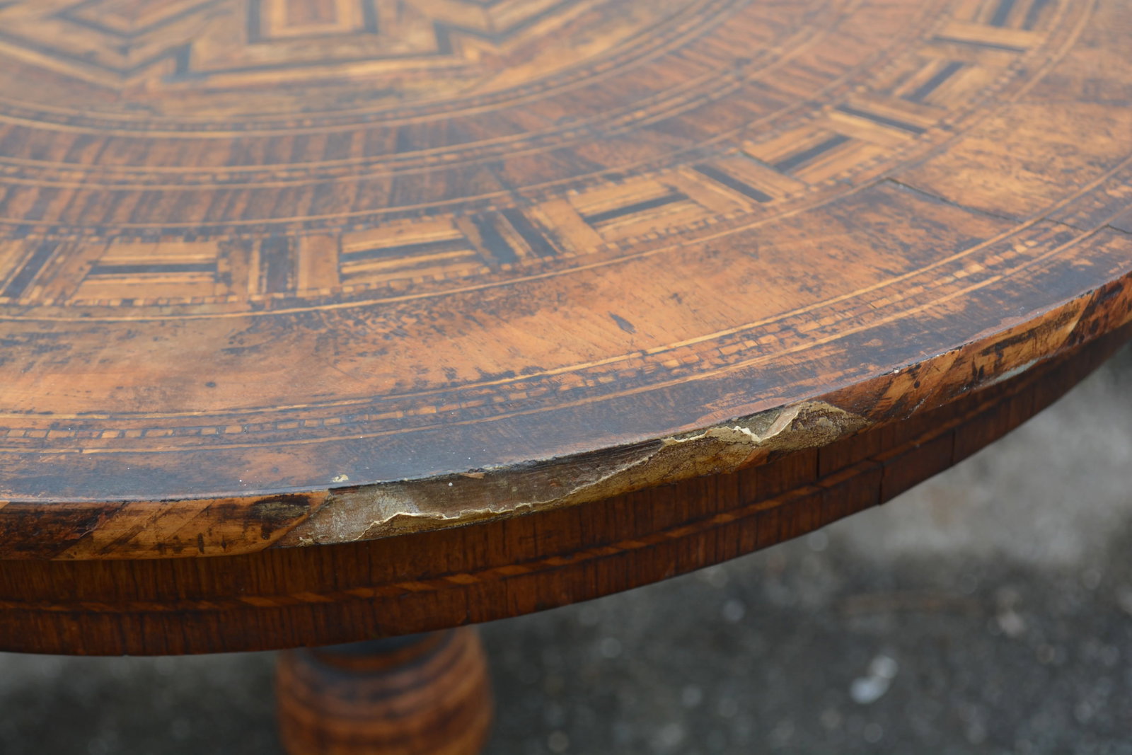 Tripod Pedestal Gueridon Table Marquetry and Mixed Wood, Italy 19th Century - 4