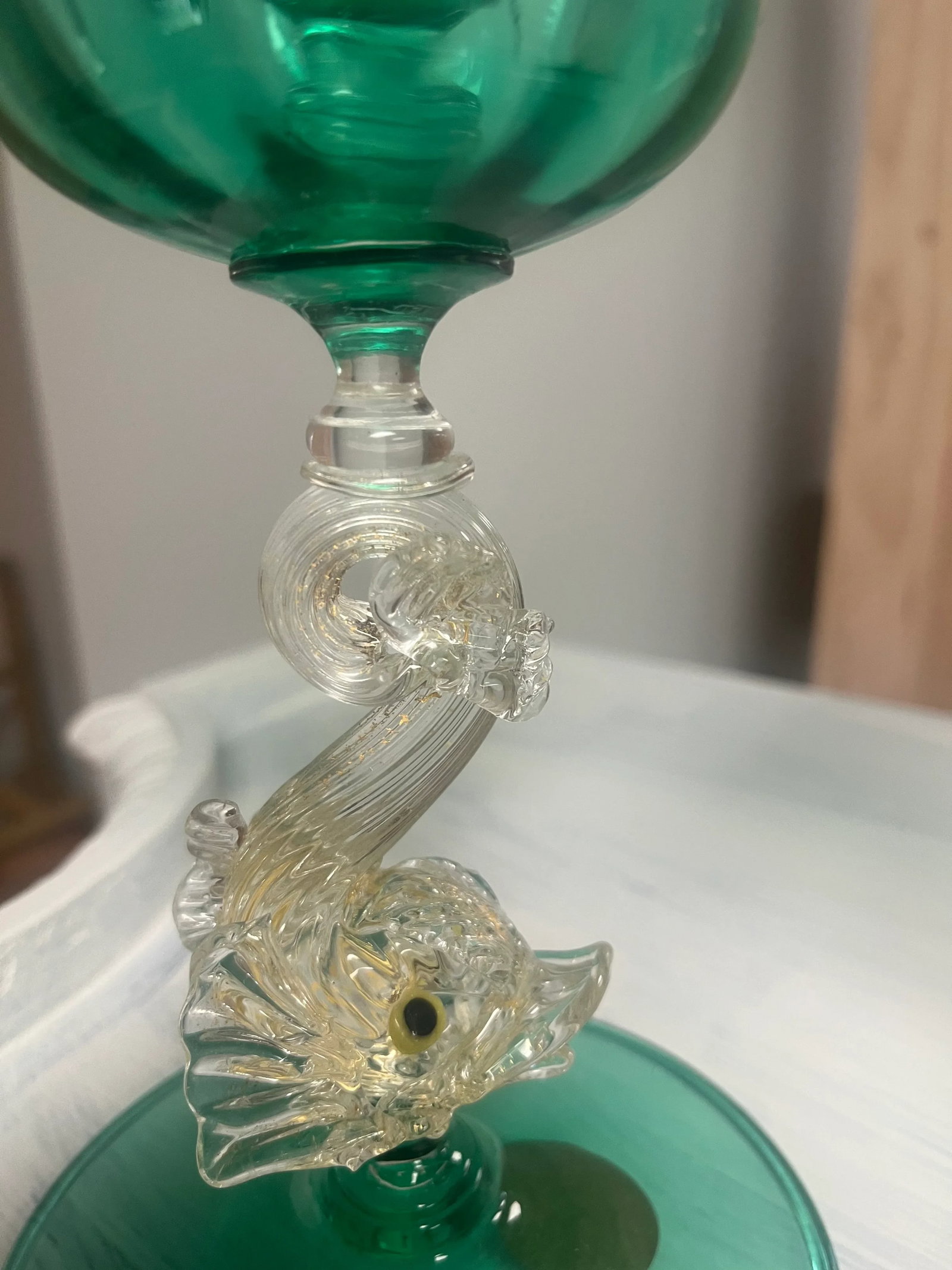 A Pair of Mid 20th Century Green and Gold Hand Blown Venetian Murano Glass Dolphin Candlesticks - 5