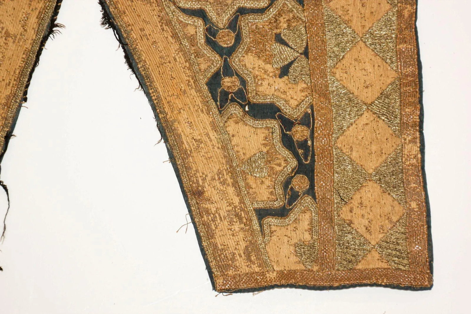 19th Century Islamic Art Ottoman Metallic Threads Arched Fragment Textile - 6