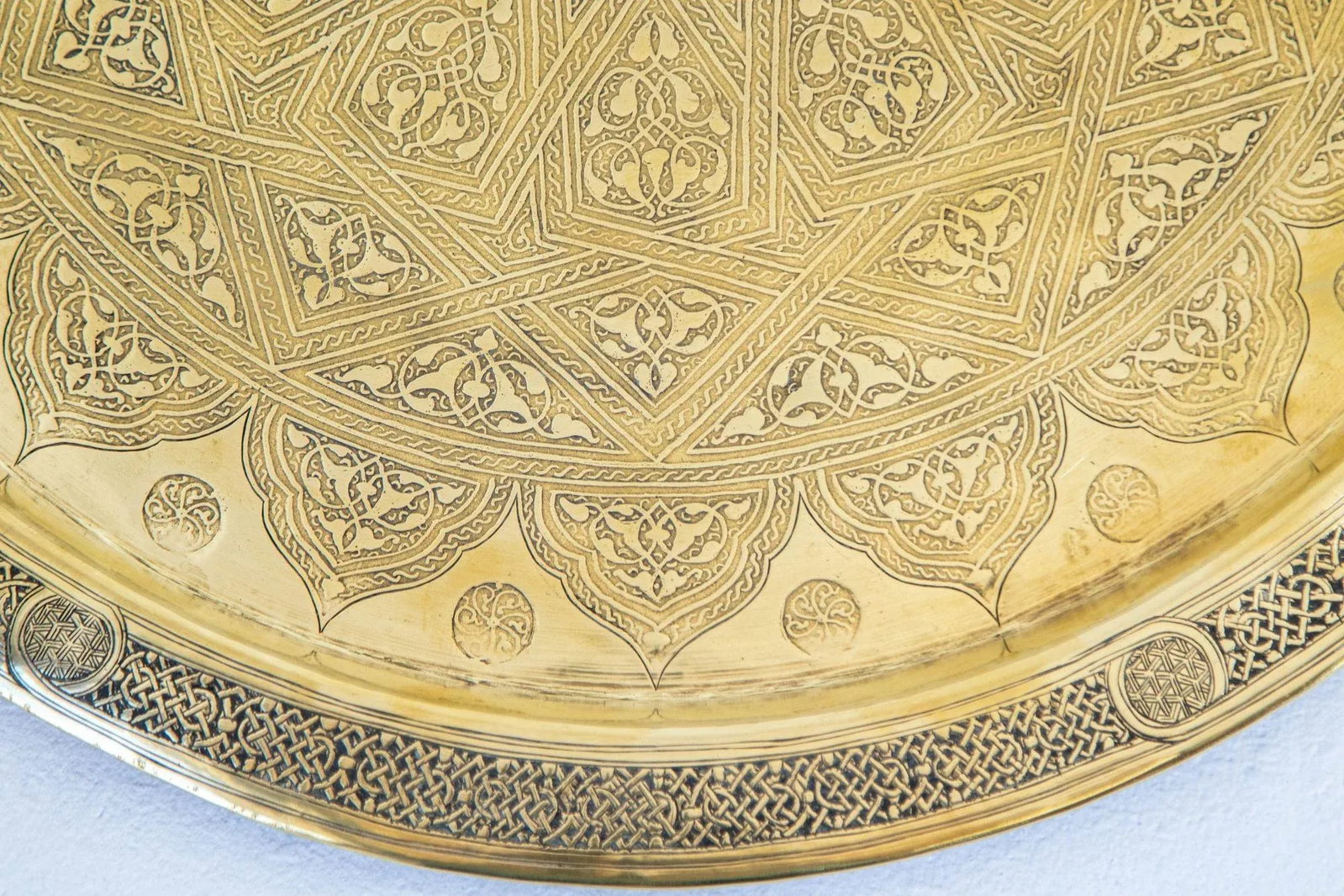 19th Century Mughal Indo Persian Fine Antique Brass Round Tray 17 In - 5
