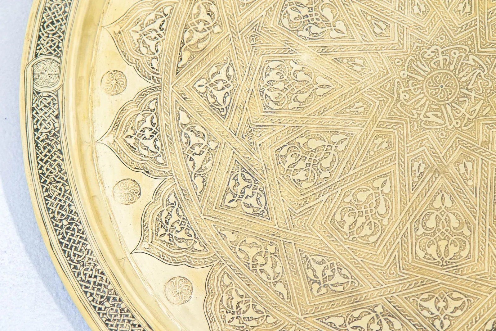 19th Century Mughal Indo Persian Fine Antique Brass Round Tray 17 In - 6